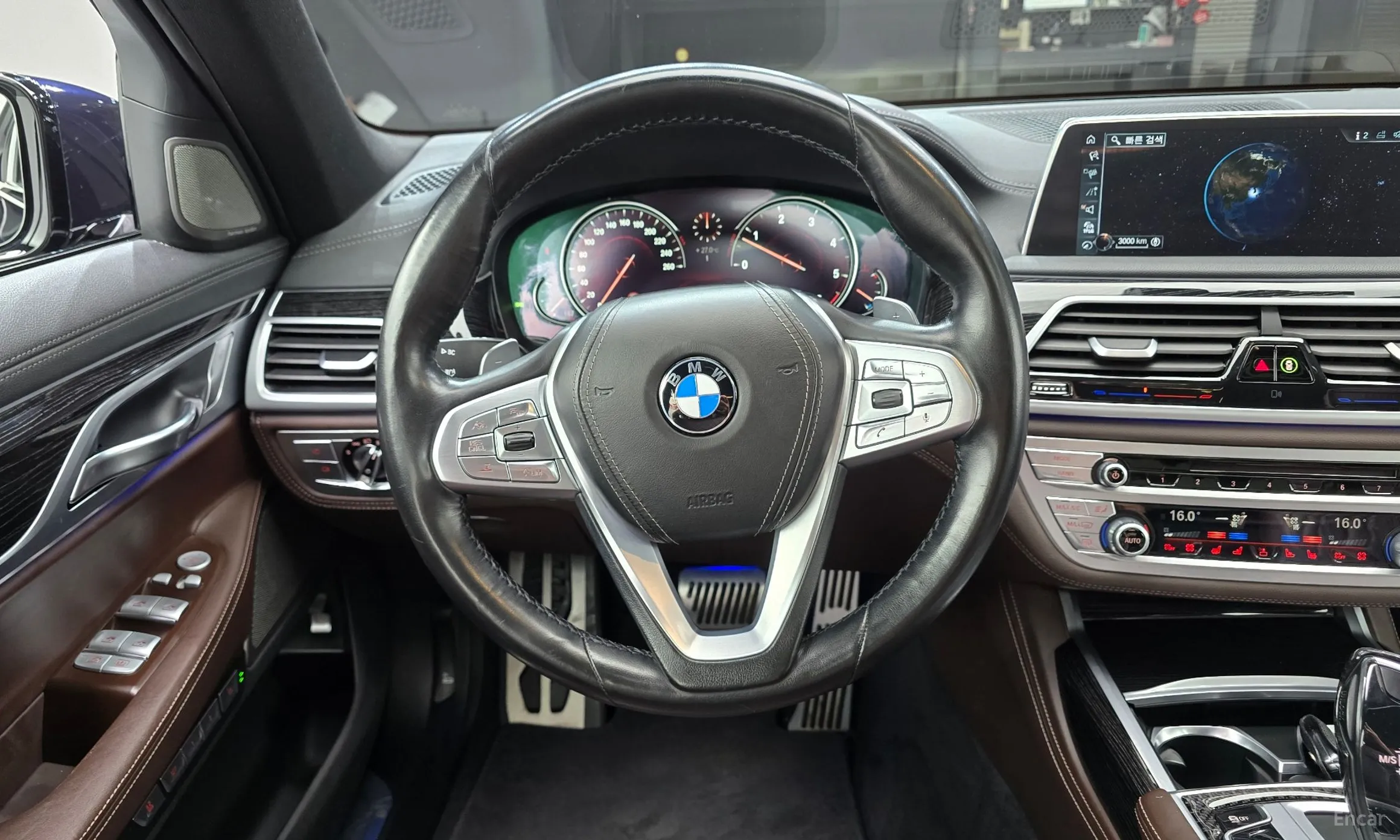 BMW 7 Series (G11) превью 13