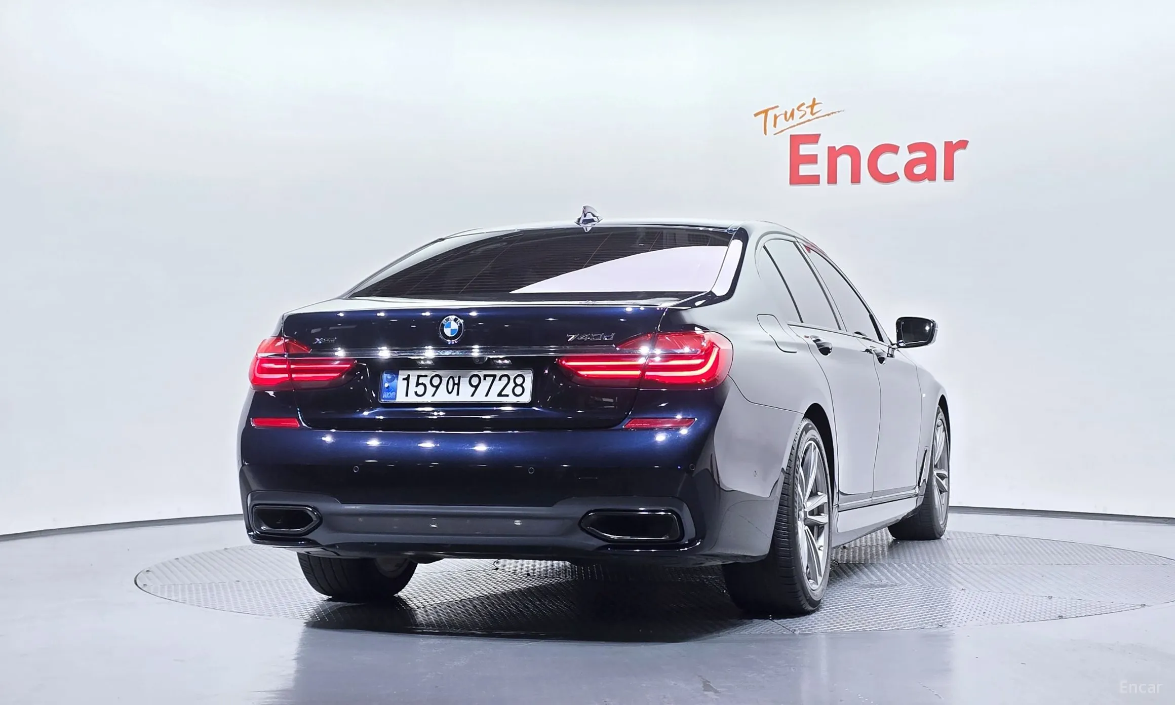 BMW 7 Series (G11) превью 4