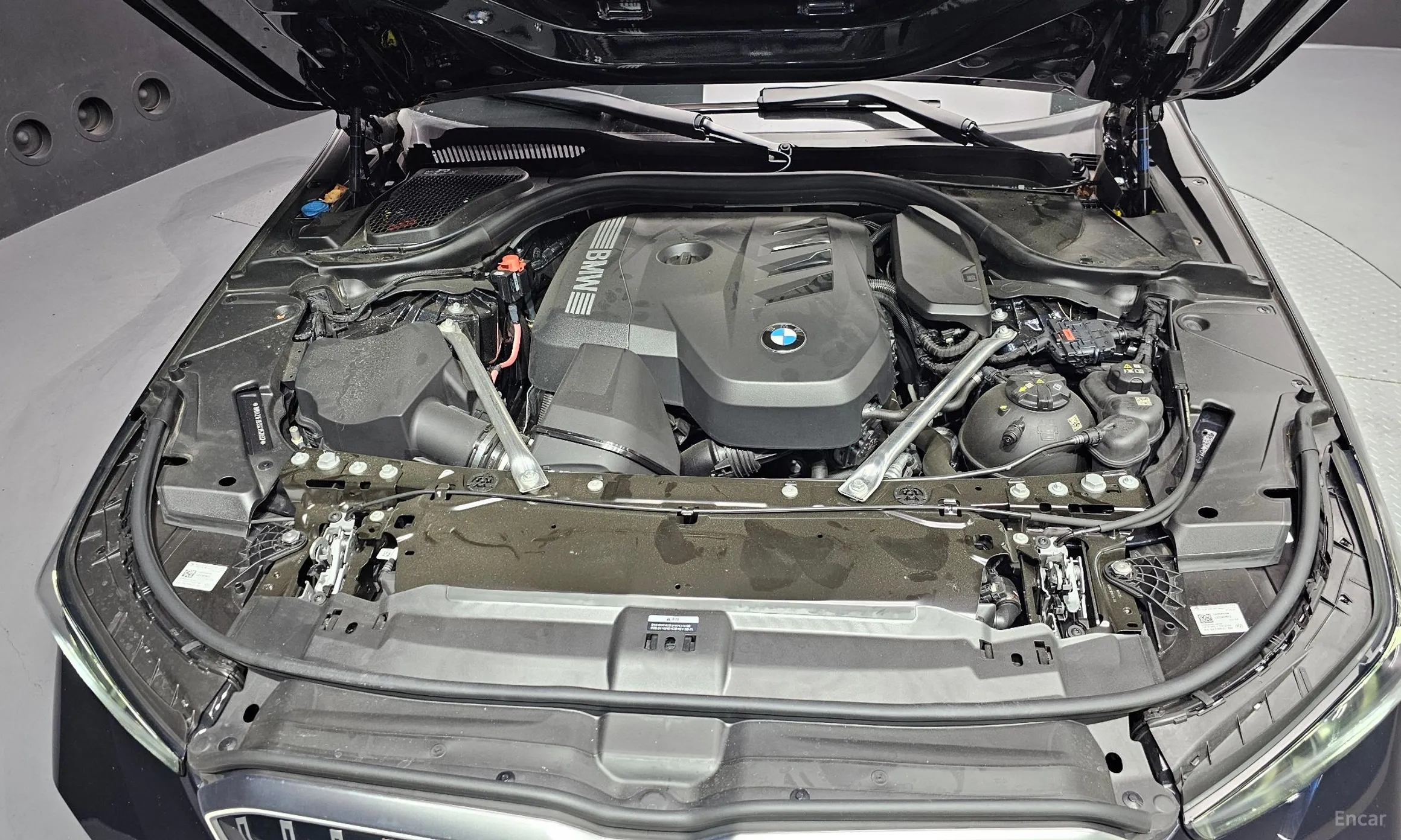 BMW 5 Series (G60) превью 6