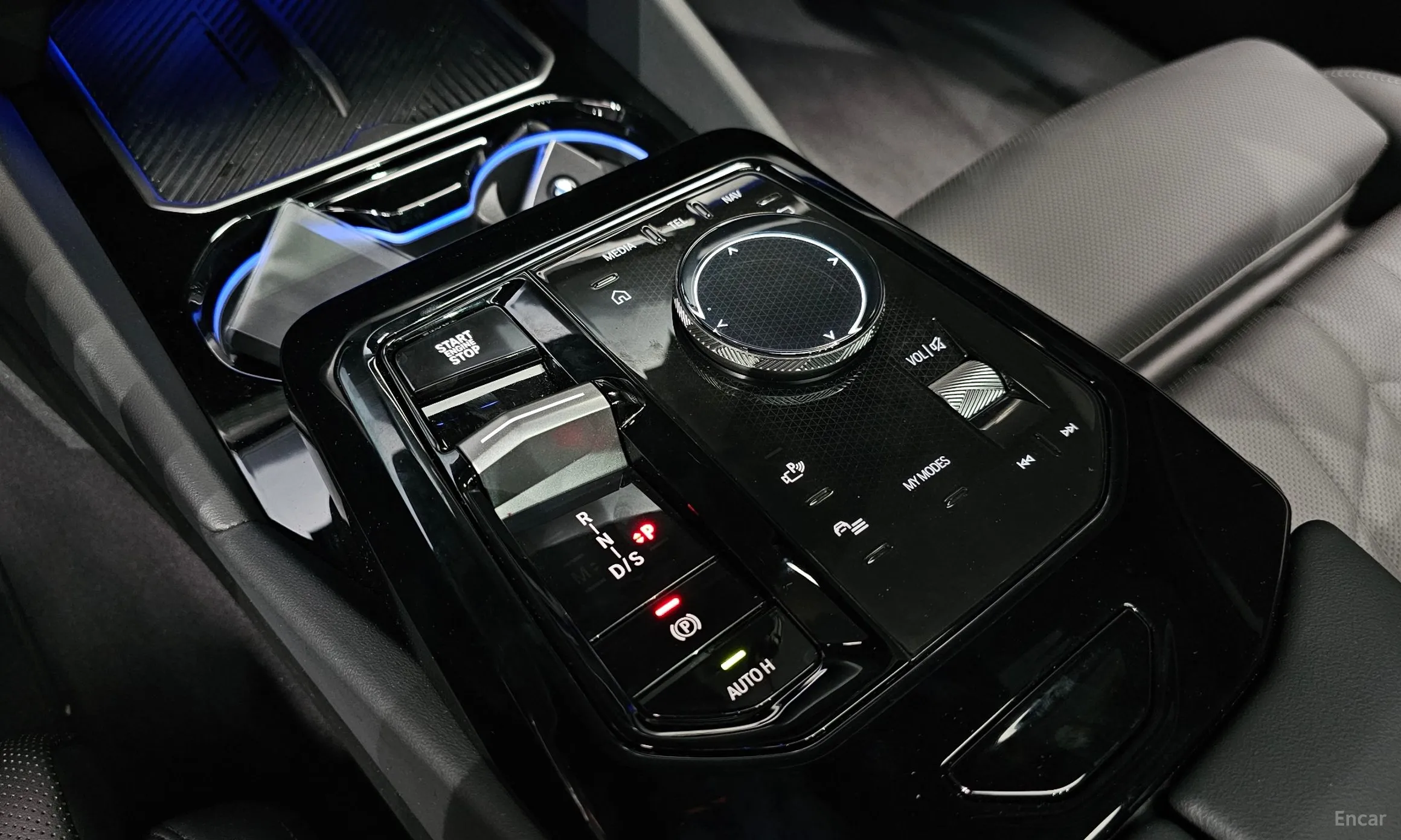 BMW 5 Series (G60) превью 9