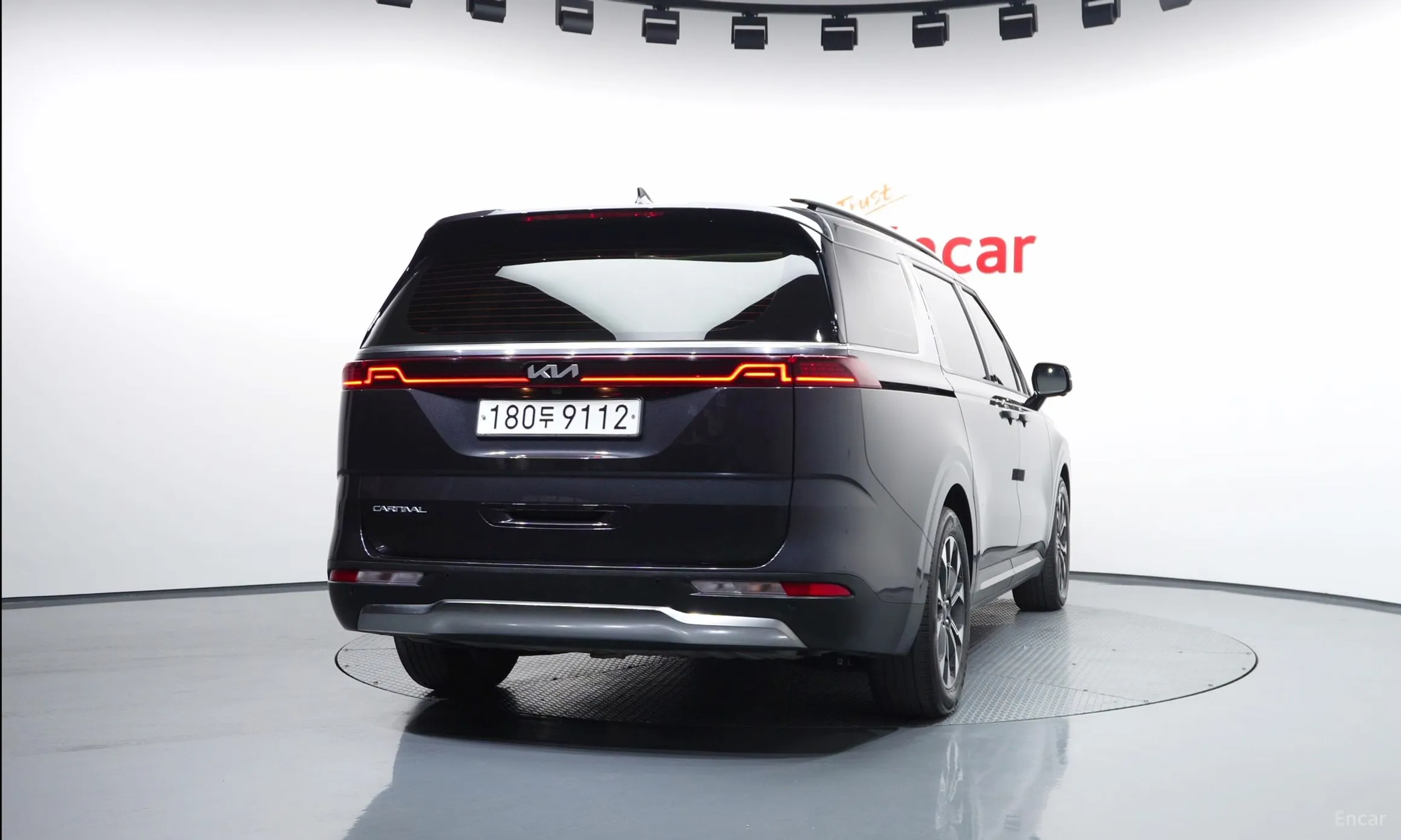 Kia Carnival Gen 4 превью 4