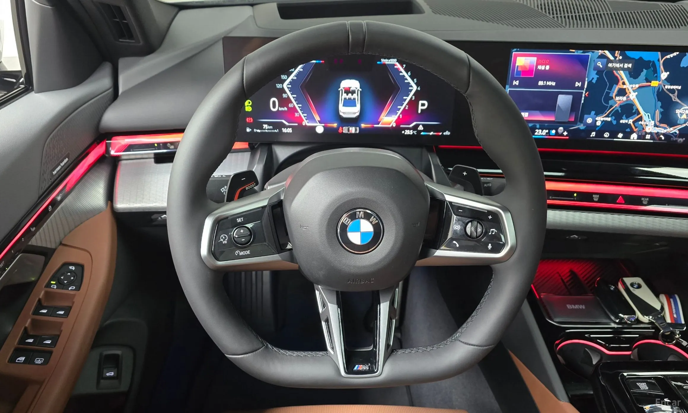 BMW 5 Series (G60) превью 12
