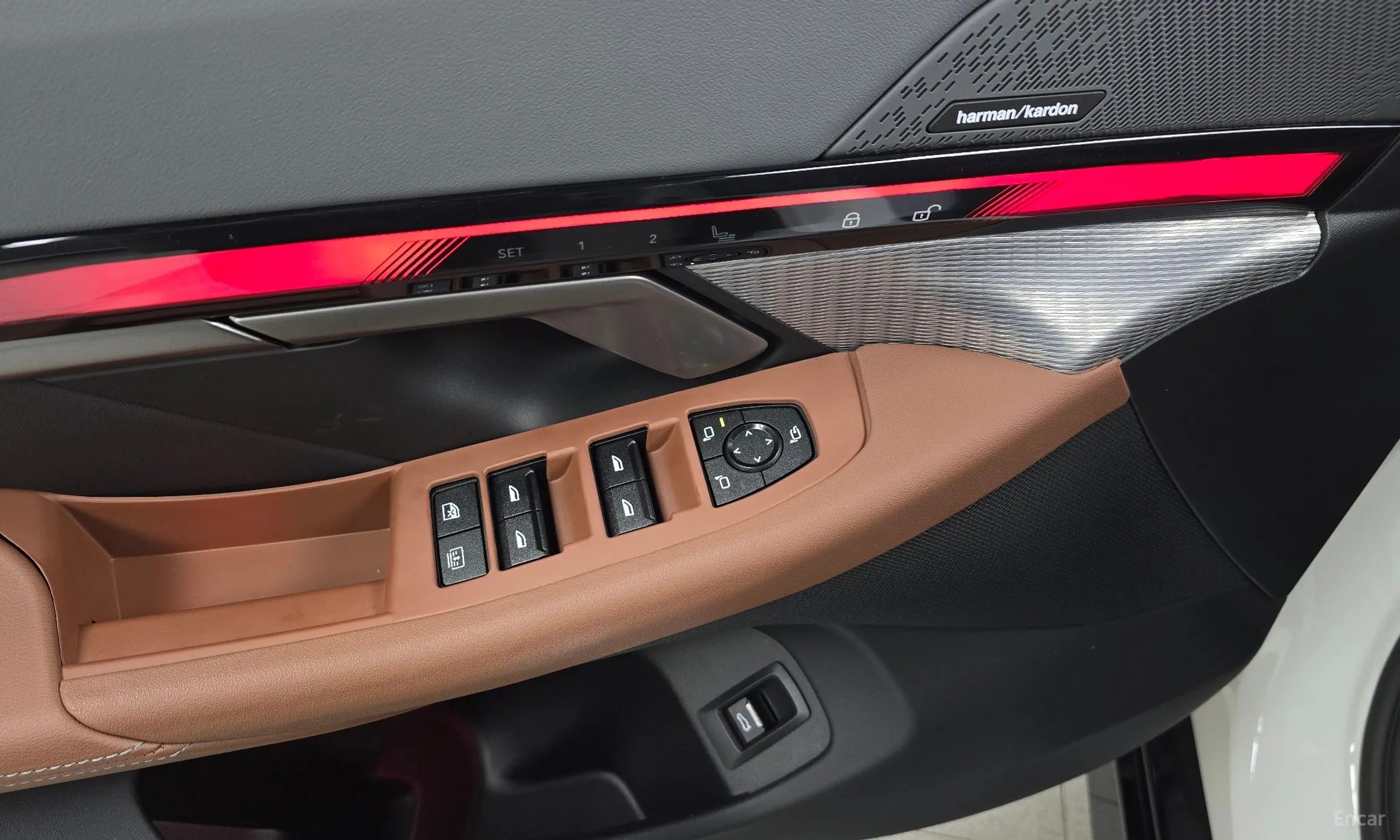 BMW 5 Series (G60) превью 19