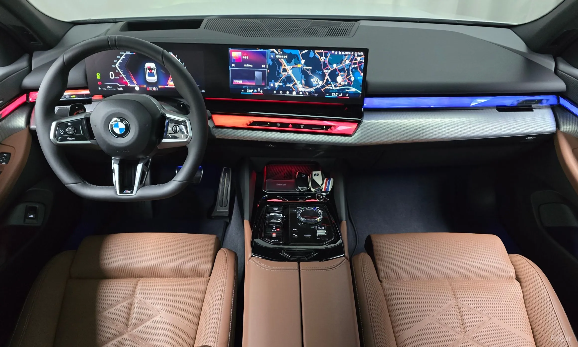 BMW 5 Series (G60) превью 7