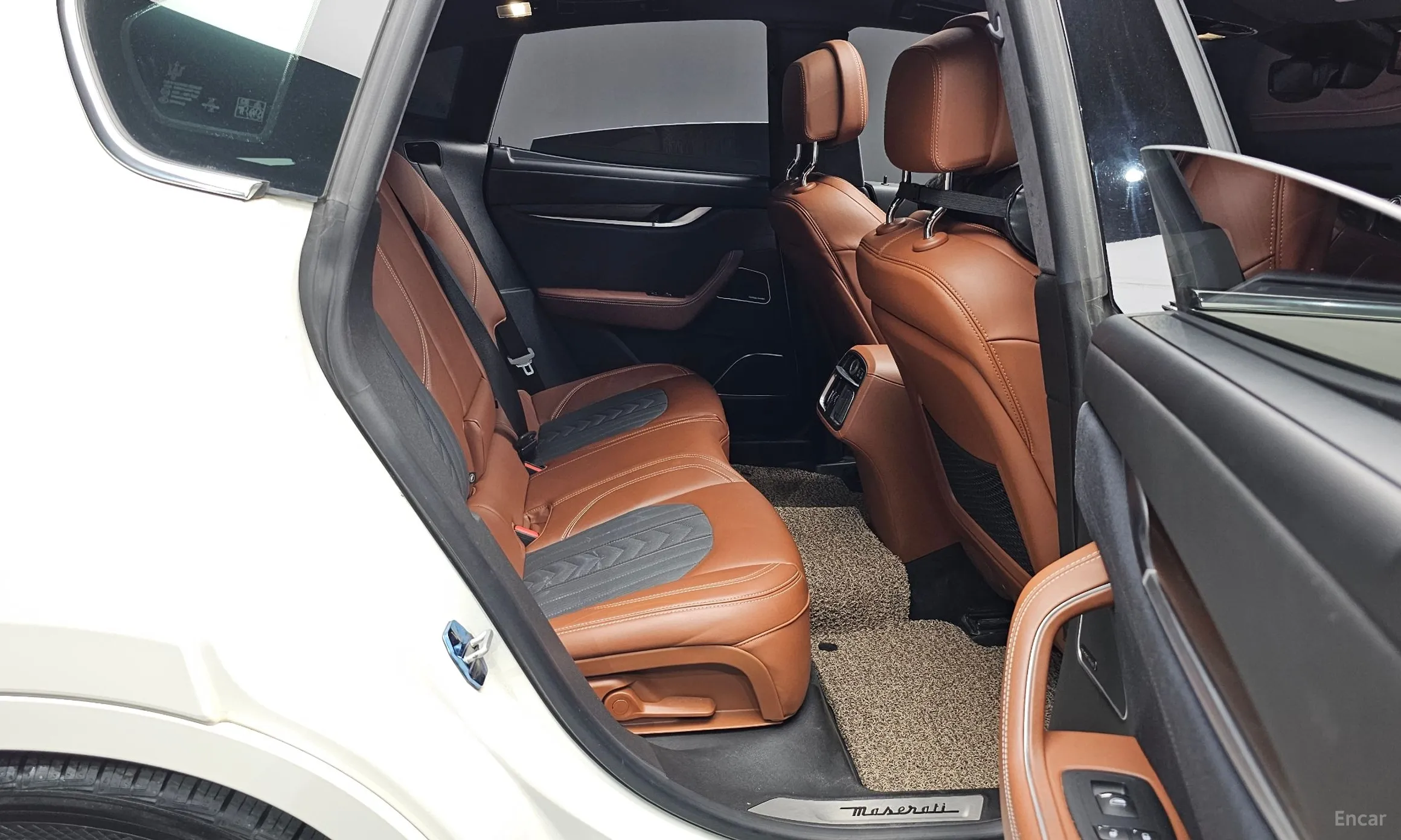 Maserati Levante превью 11