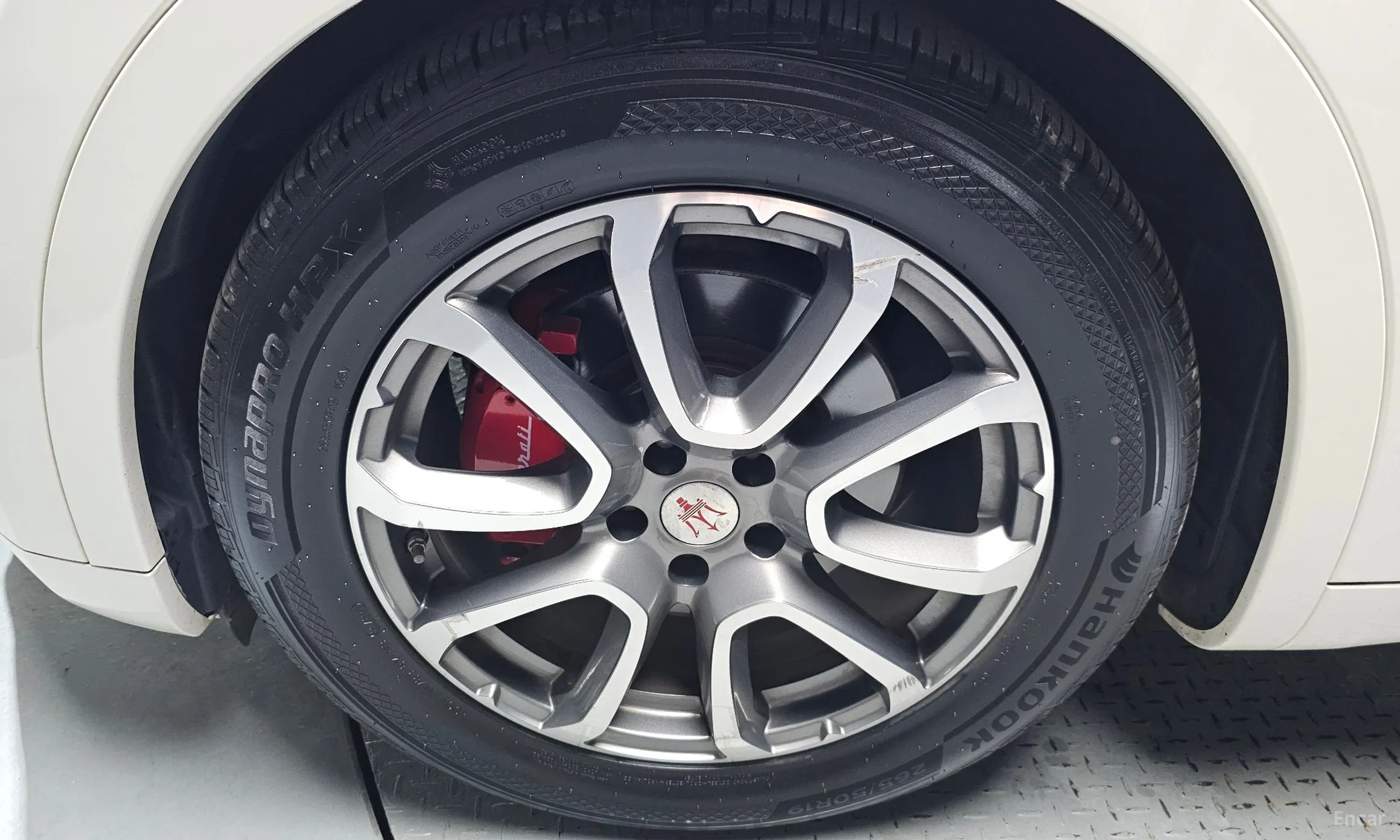 Maserati Levante превью 5