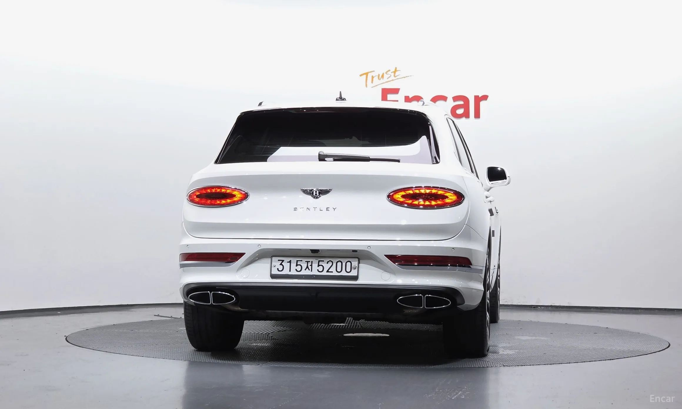 Bentley Bentayga превью 4