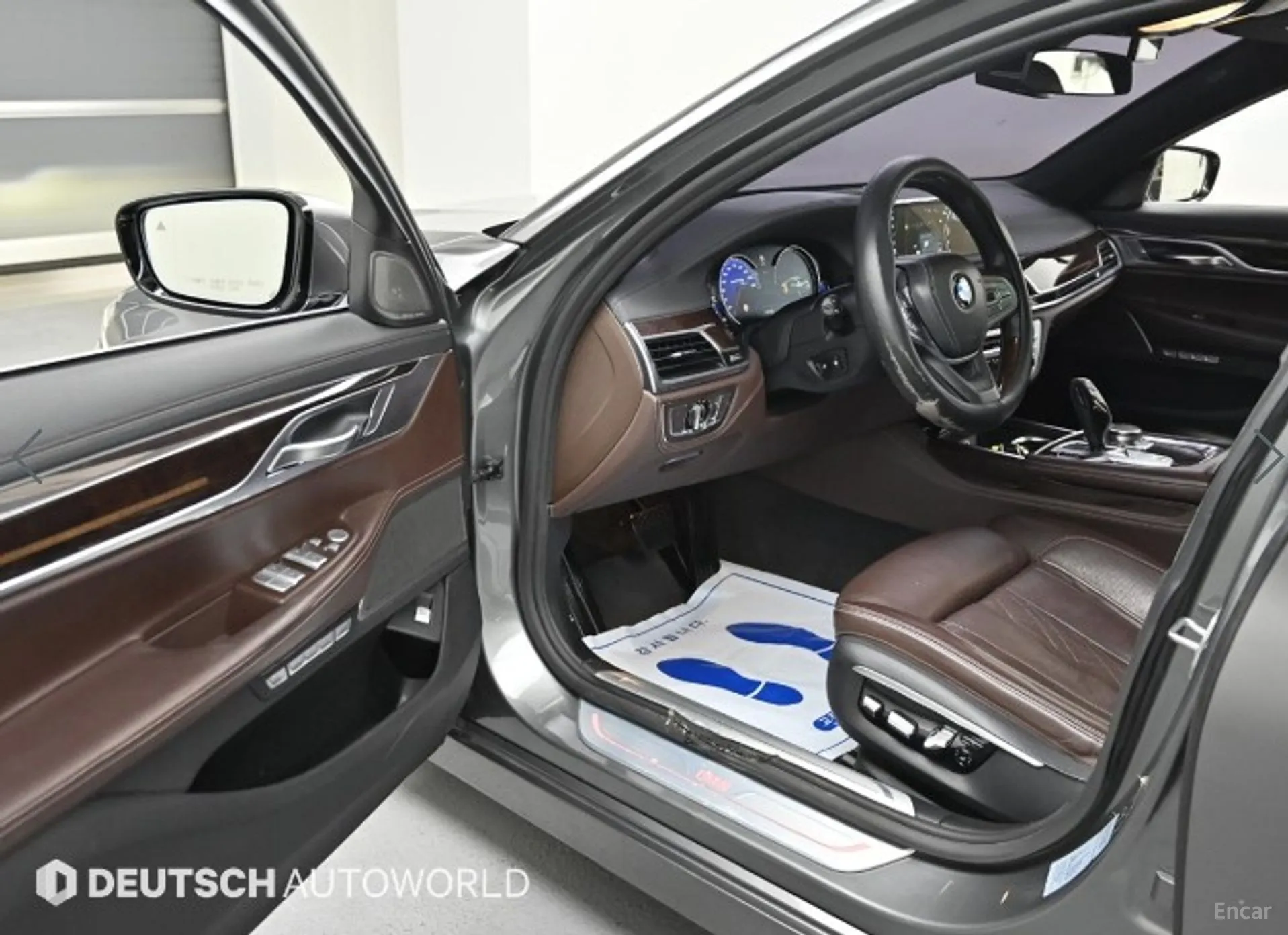 BMW 7 Series (G11) превью 11