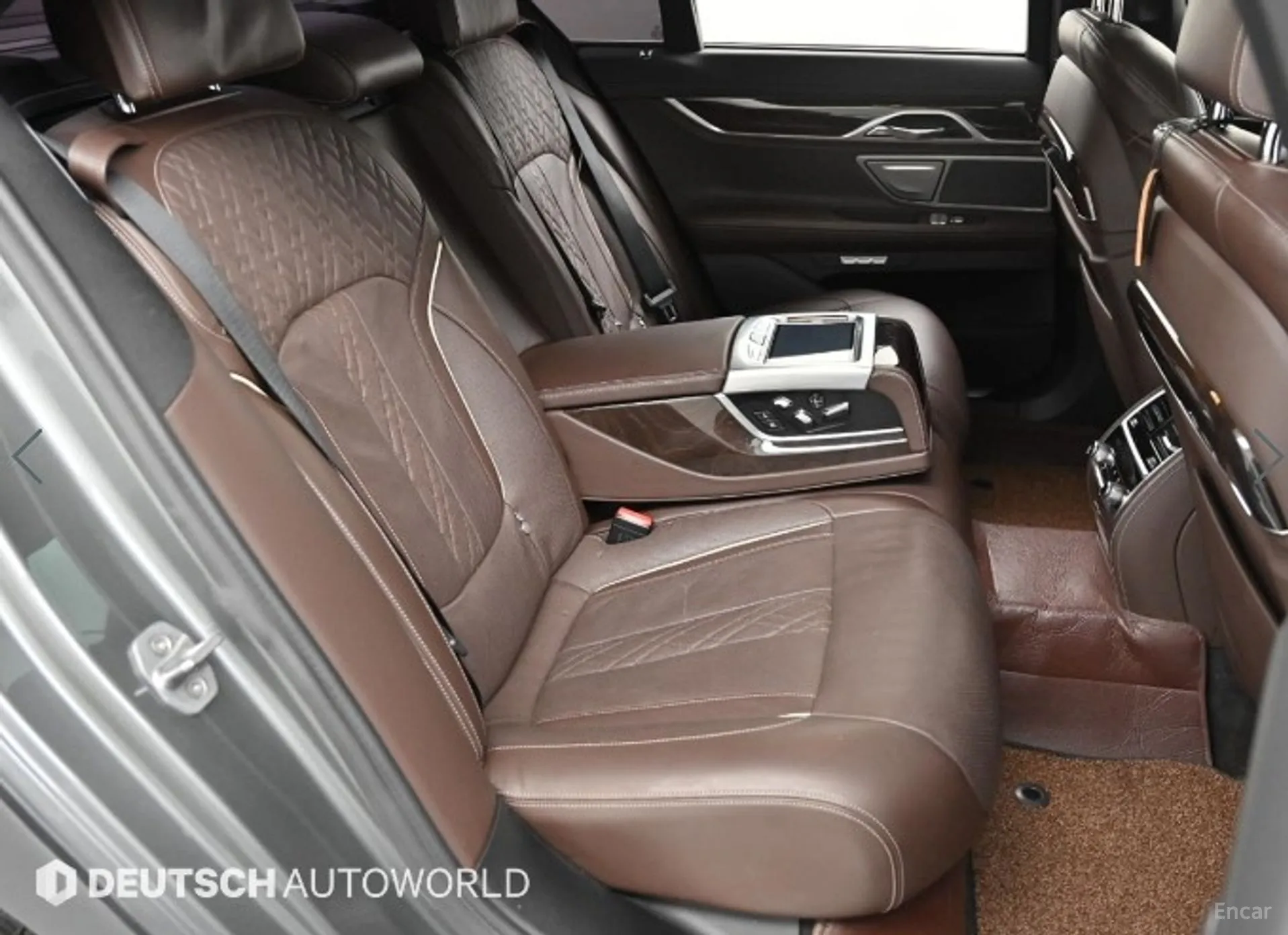 BMW 7 Series (G11) превью 12