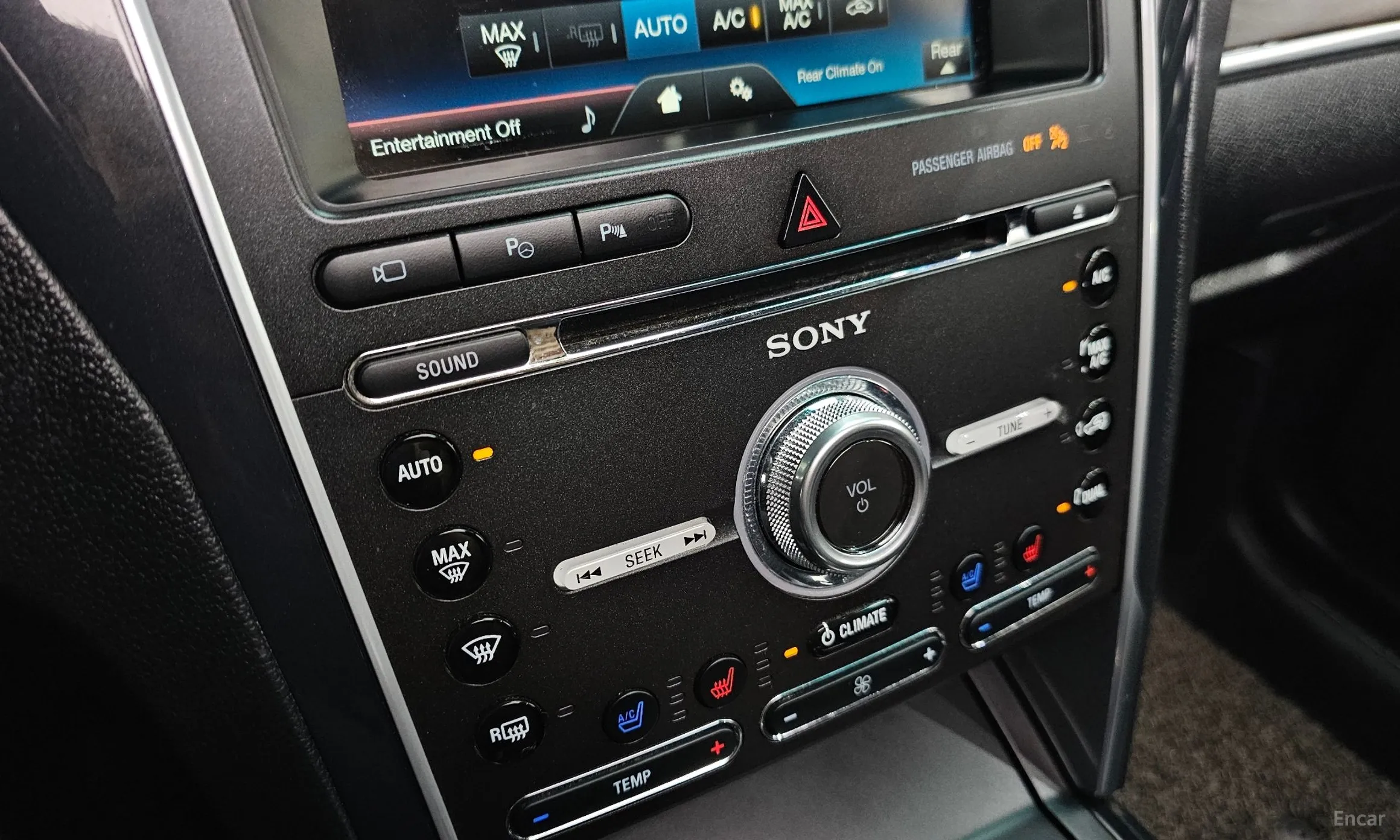Ford Explorer превью 17