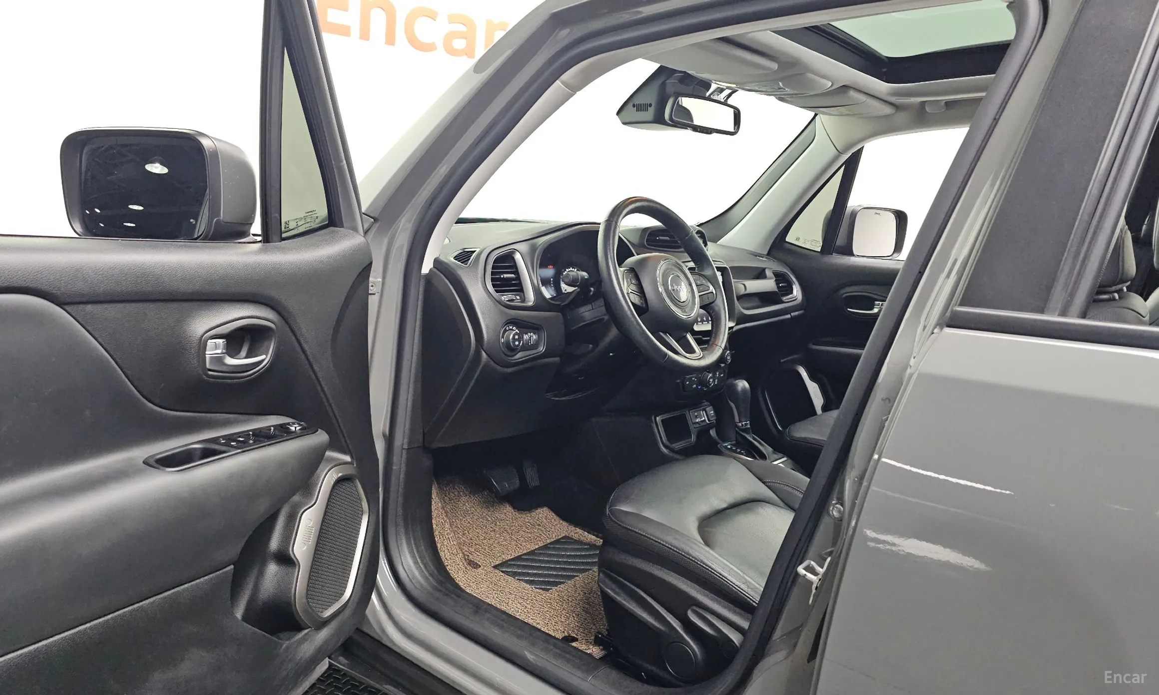 Jeep Renegade превью 10