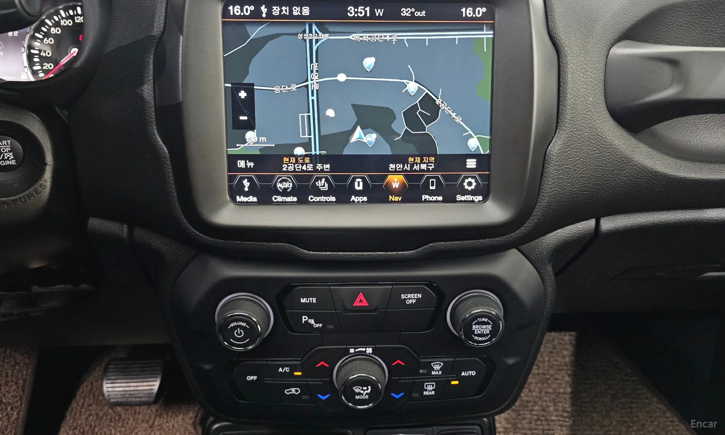 Jeep Renegade превью 13