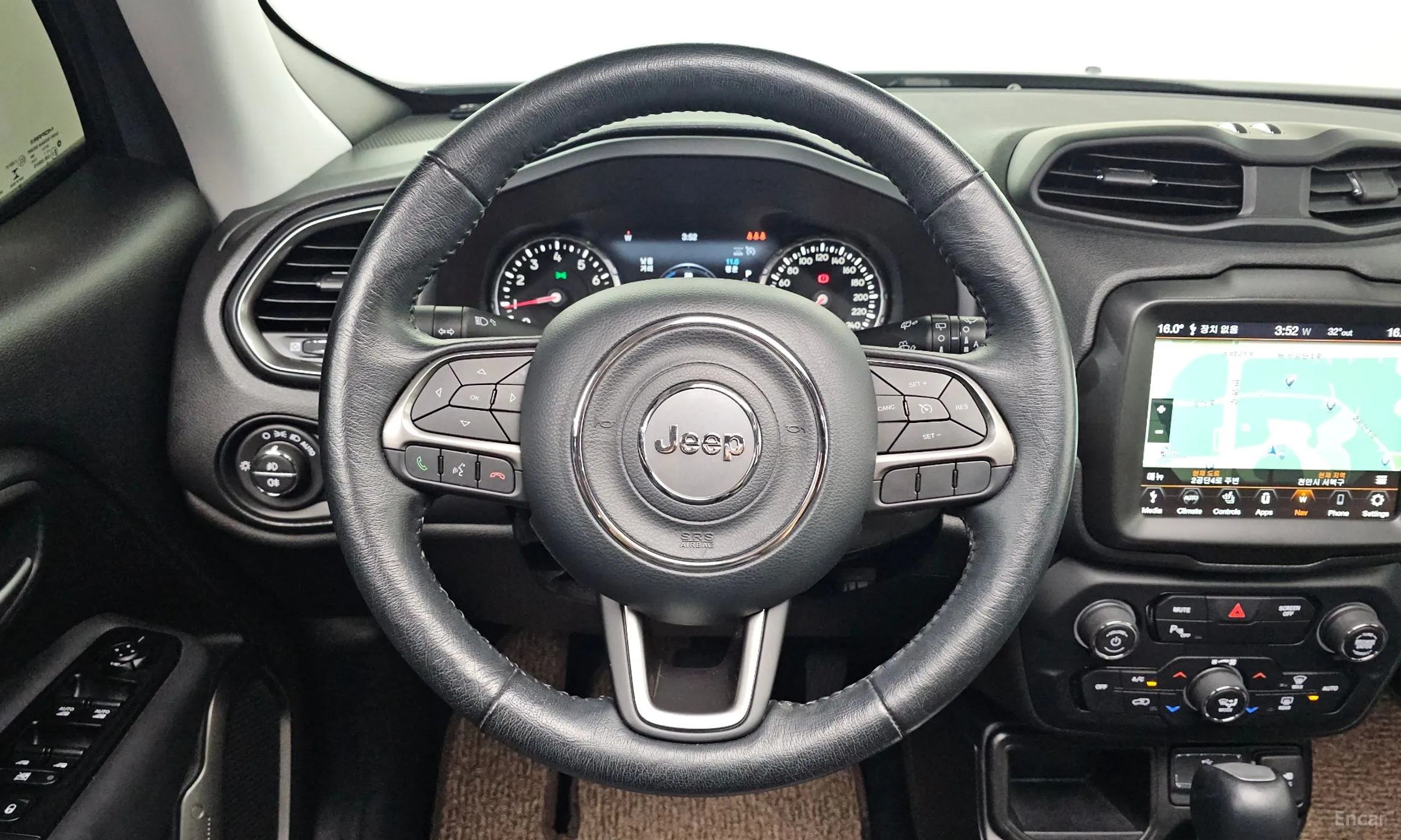 Jeep Renegade превью 14