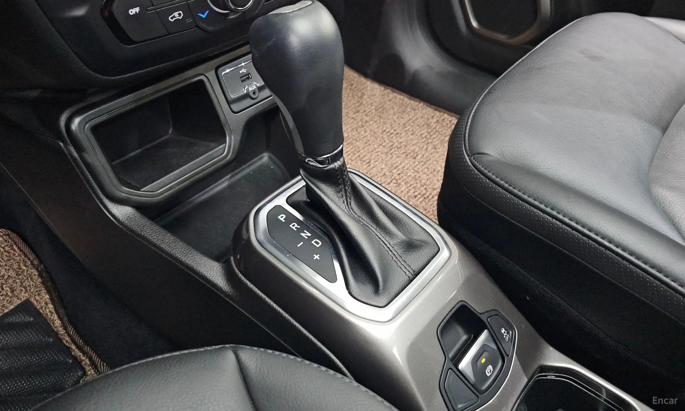 Jeep Renegade превью 9