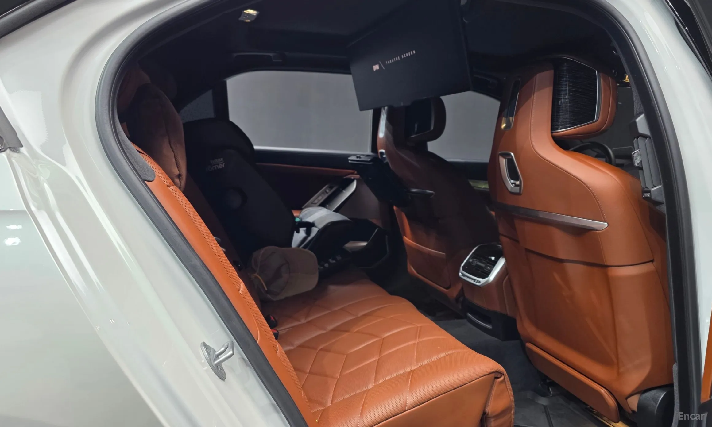 BMW 7 Series (G70) превью 12