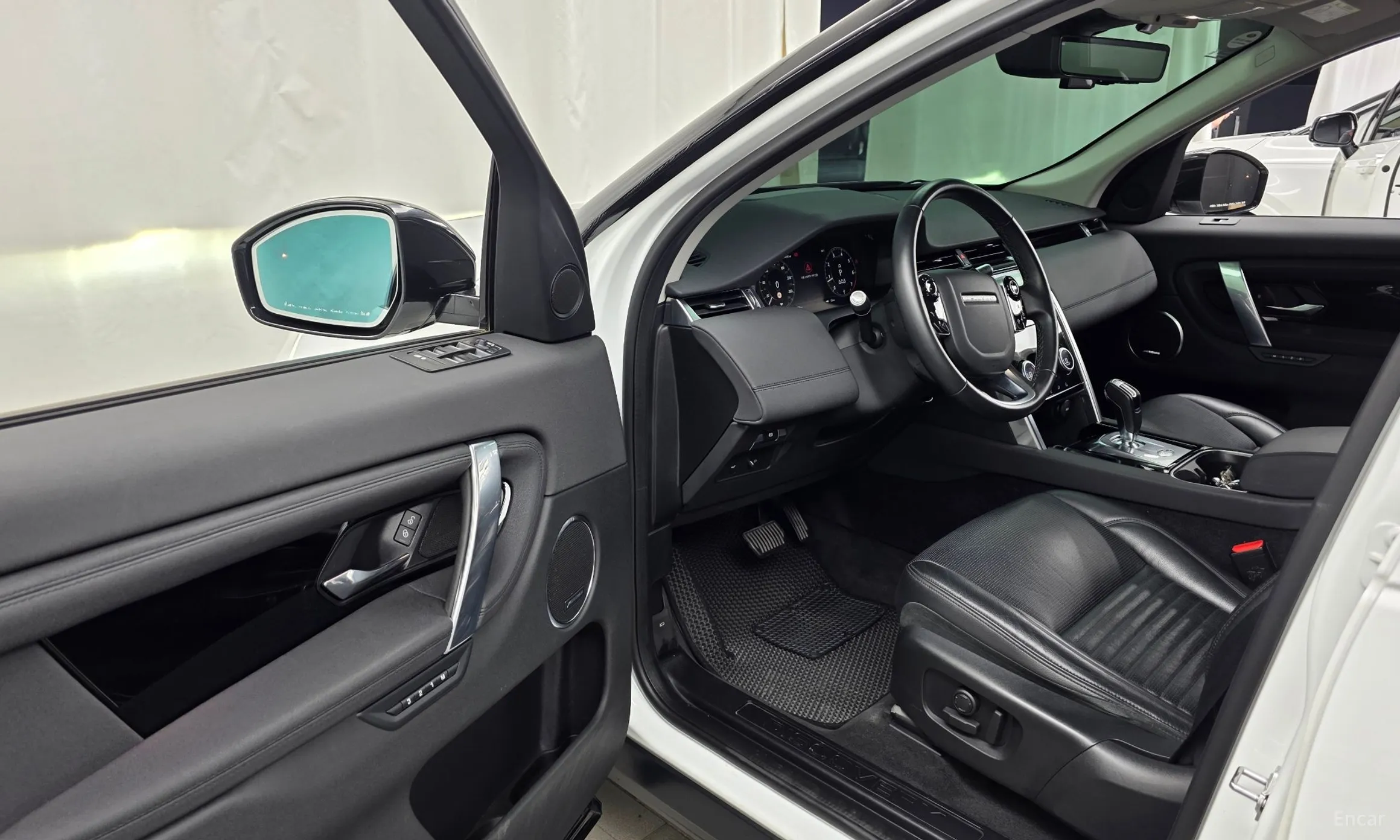 Land Rover Discovery Sports превью 10