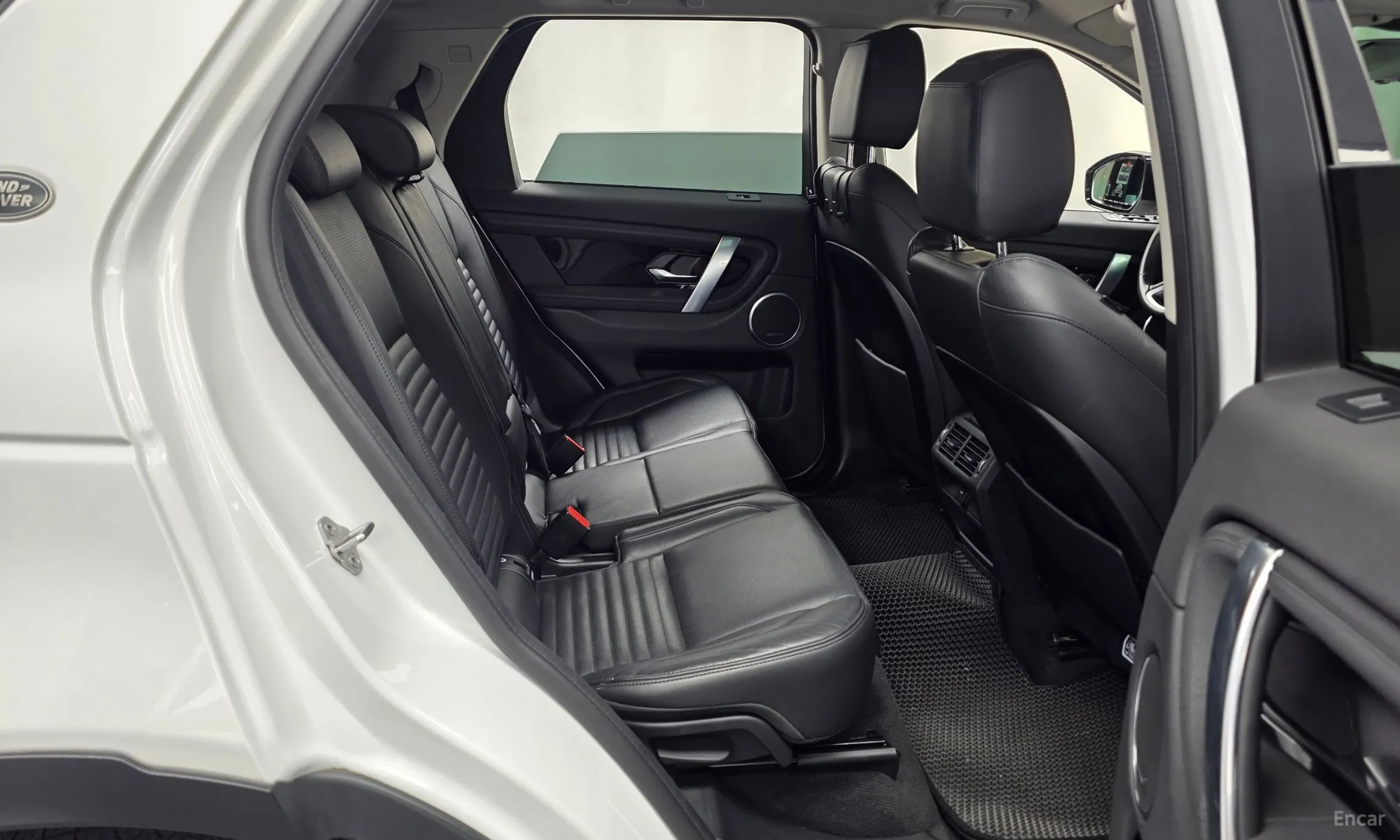 Land Rover Discovery Sports превью 12