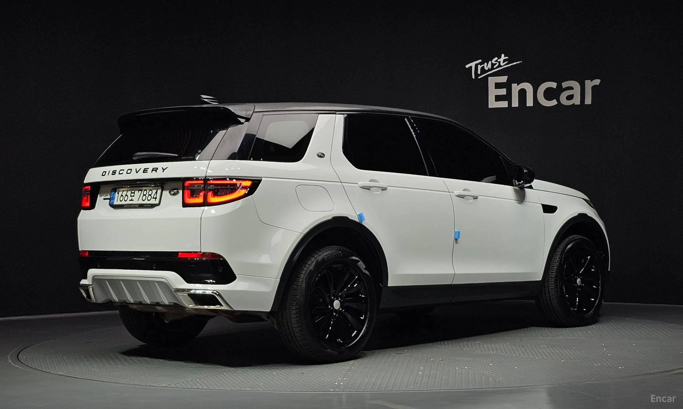 Land Rover Discovery Sports превью 2