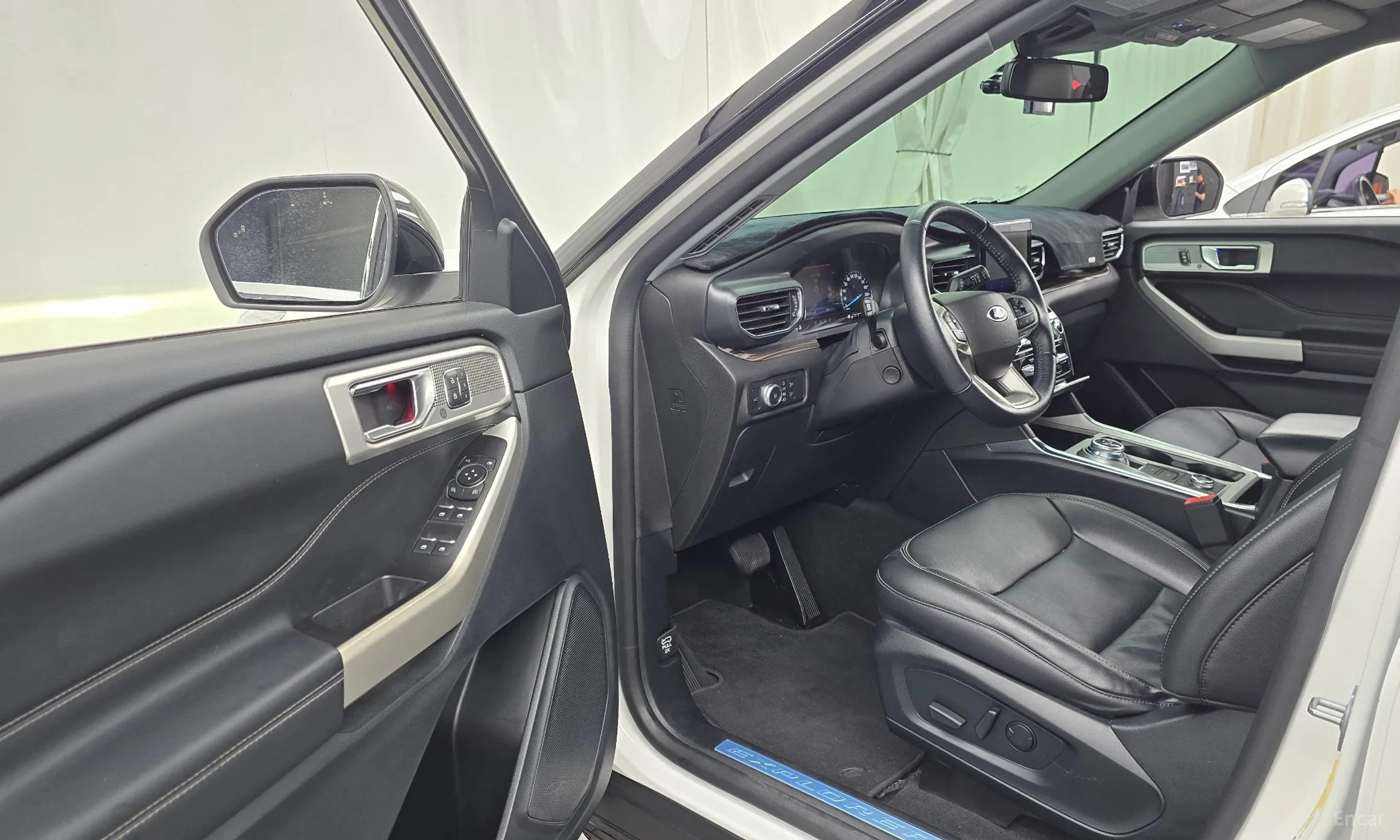 Ford Explorer 6th Generation превью 10