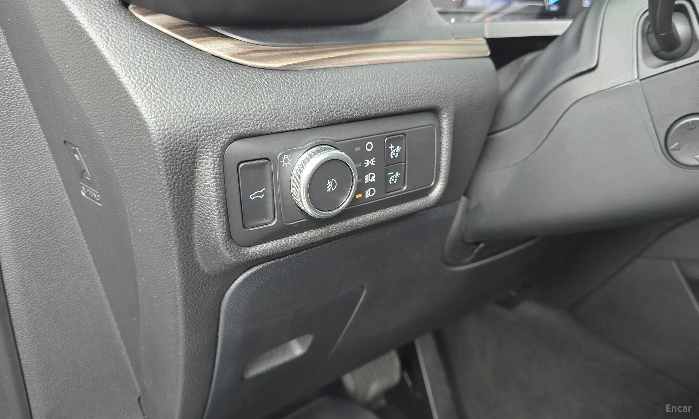 Ford Explorer 6th Generation превью 19