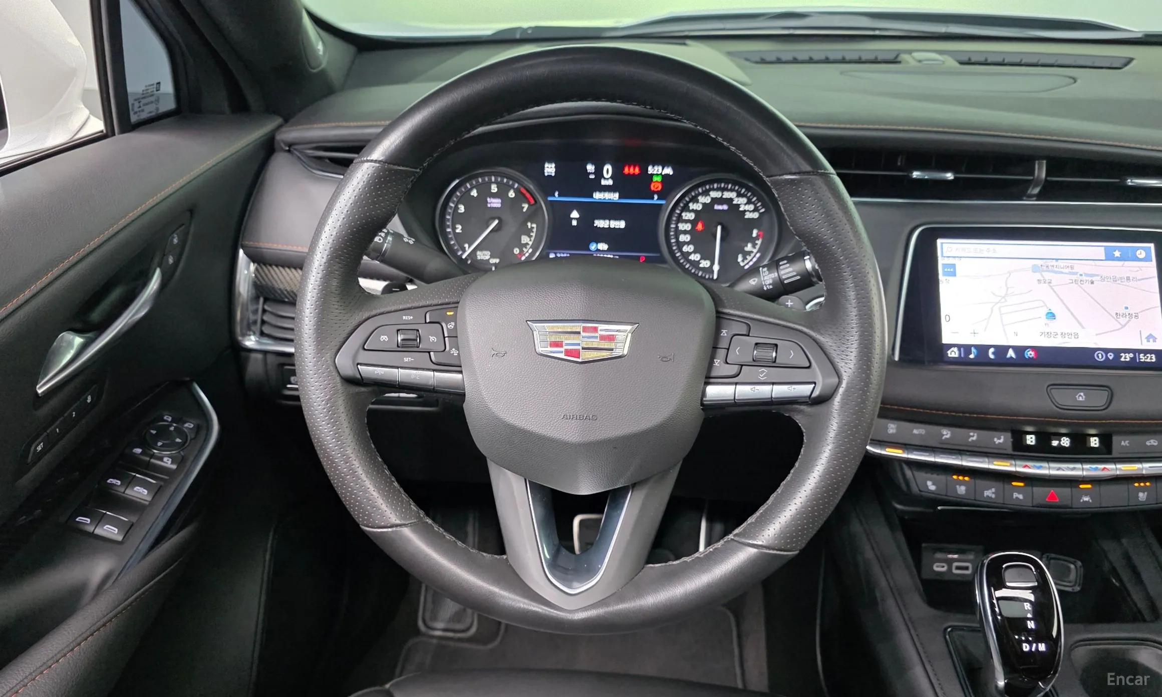 Cadillac XT4 превью 13