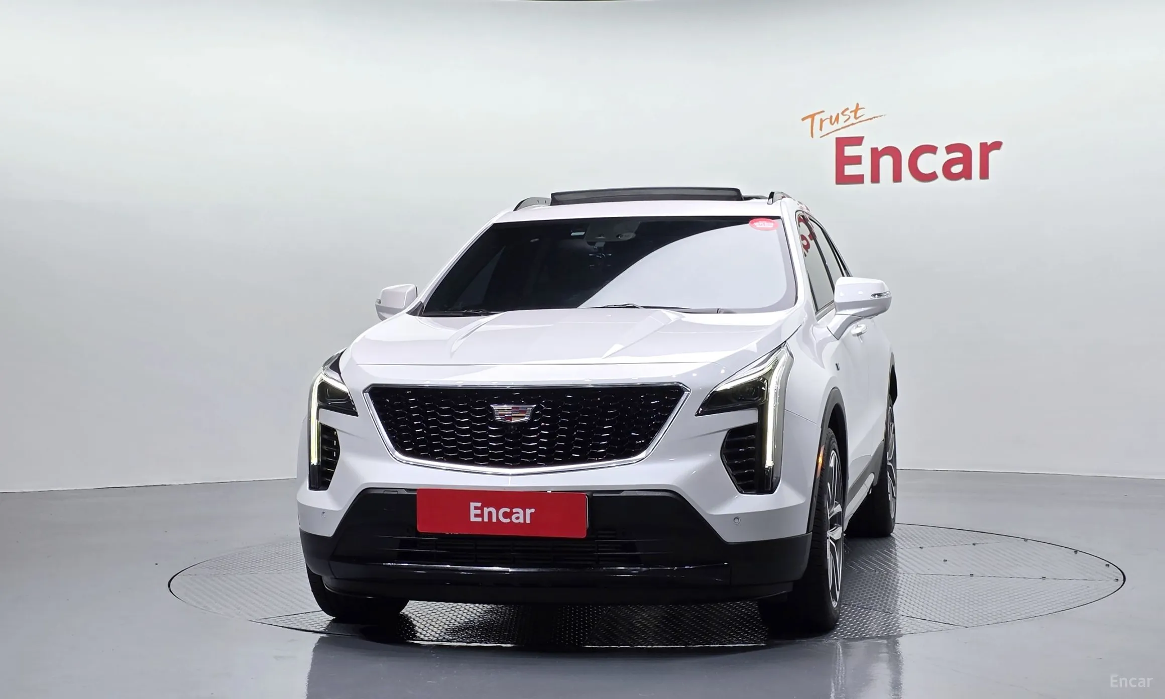 Cadillac XT4 превью 3