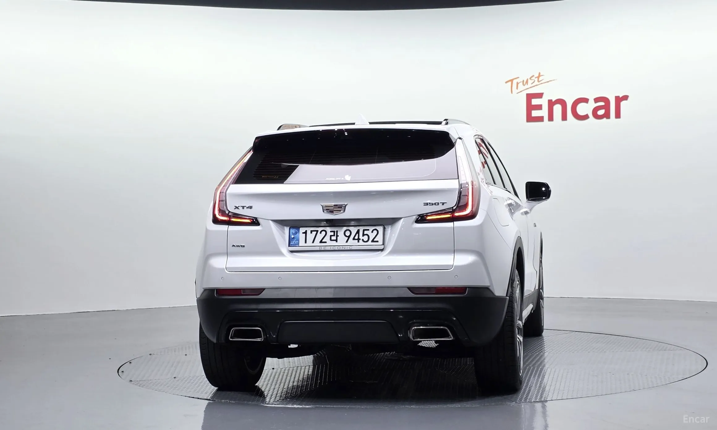 Cadillac XT4 превью 4