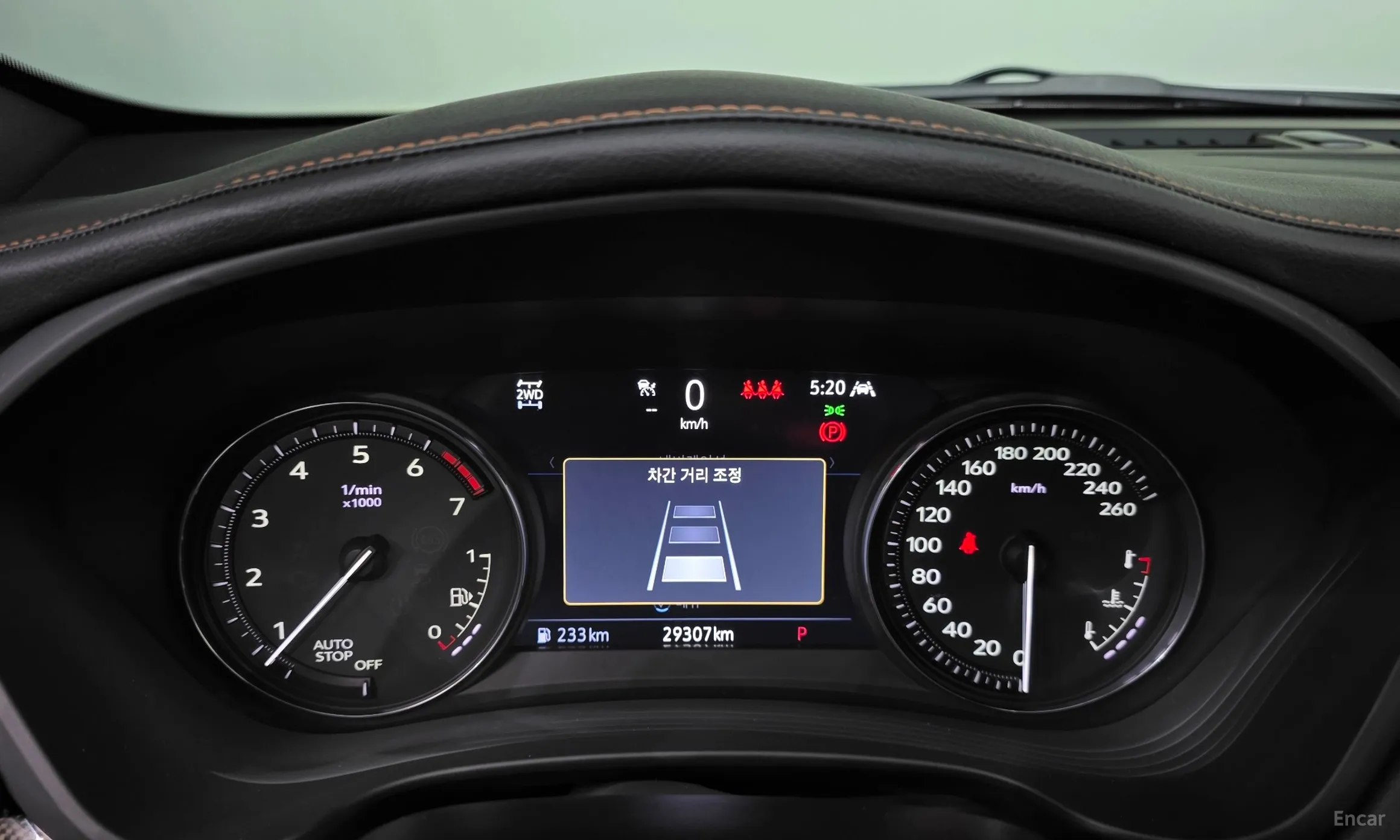 Cadillac XT4 превью 8