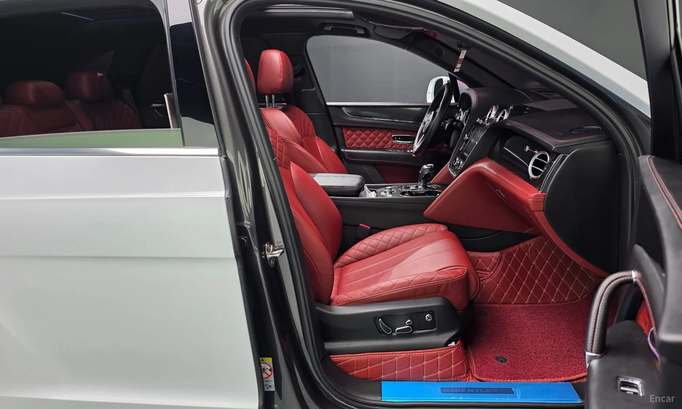 Bentley Bentayga превью 11