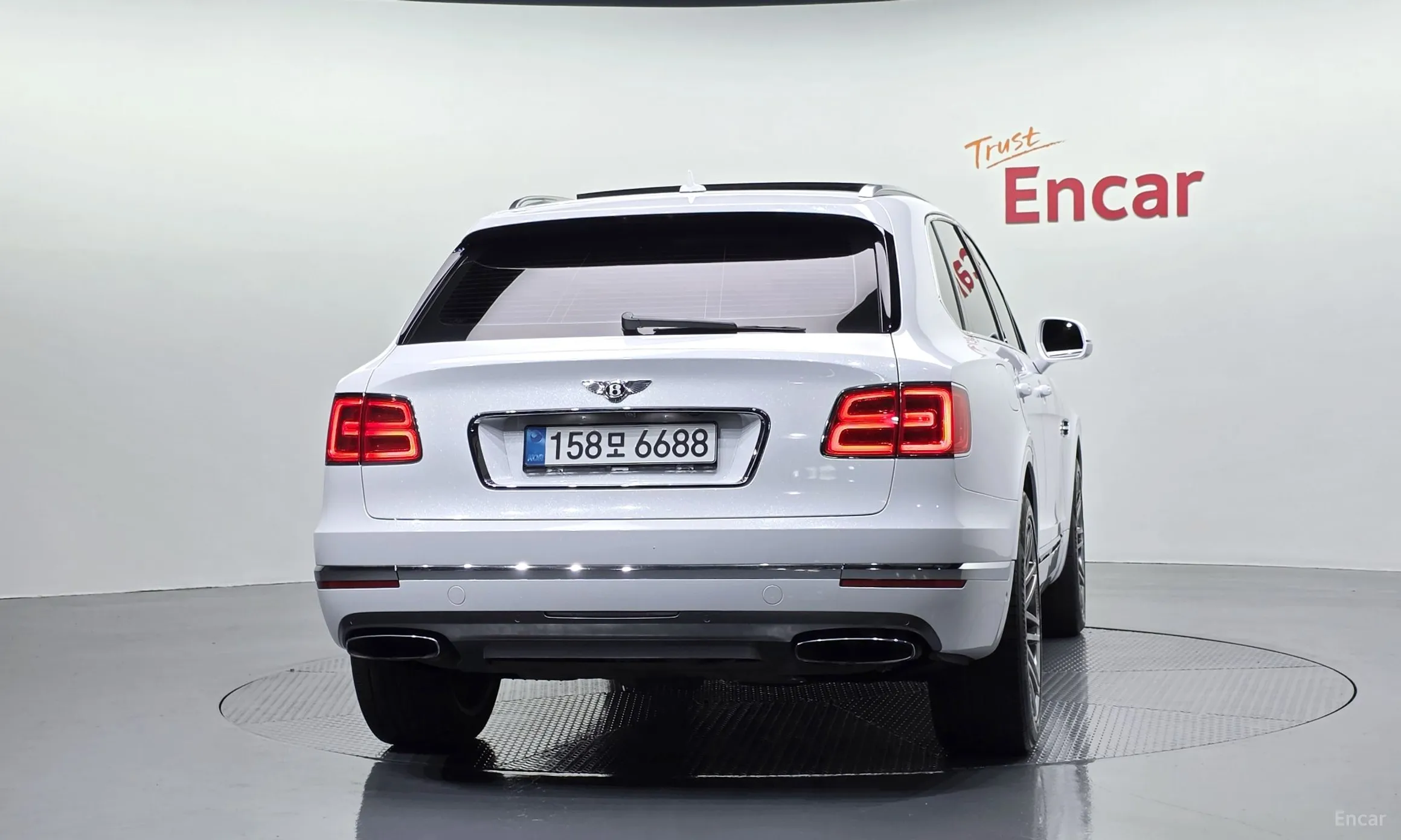 Bentley Bentayga превью 4