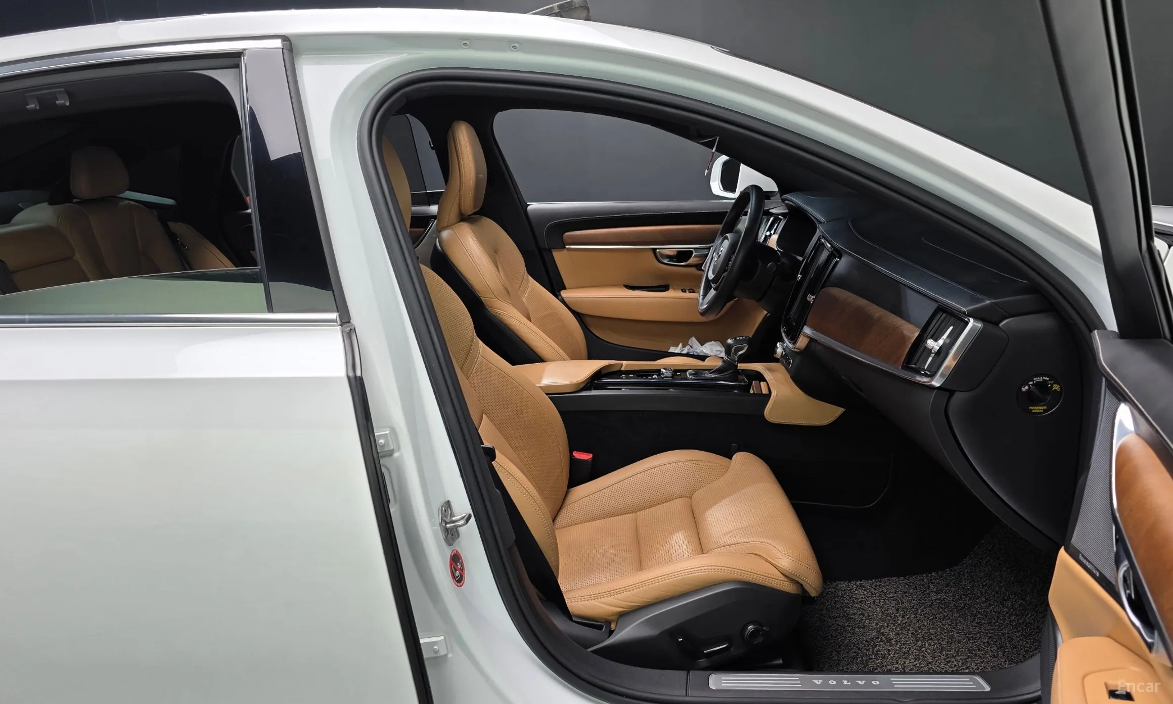 Volvo S90 превью 11
