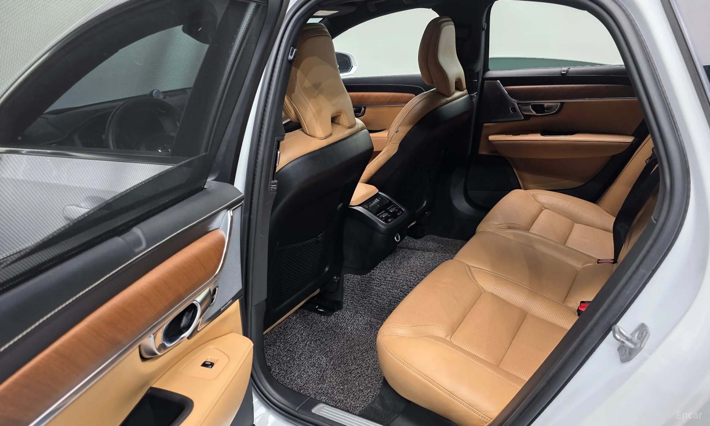 Volvo S90 превью 12