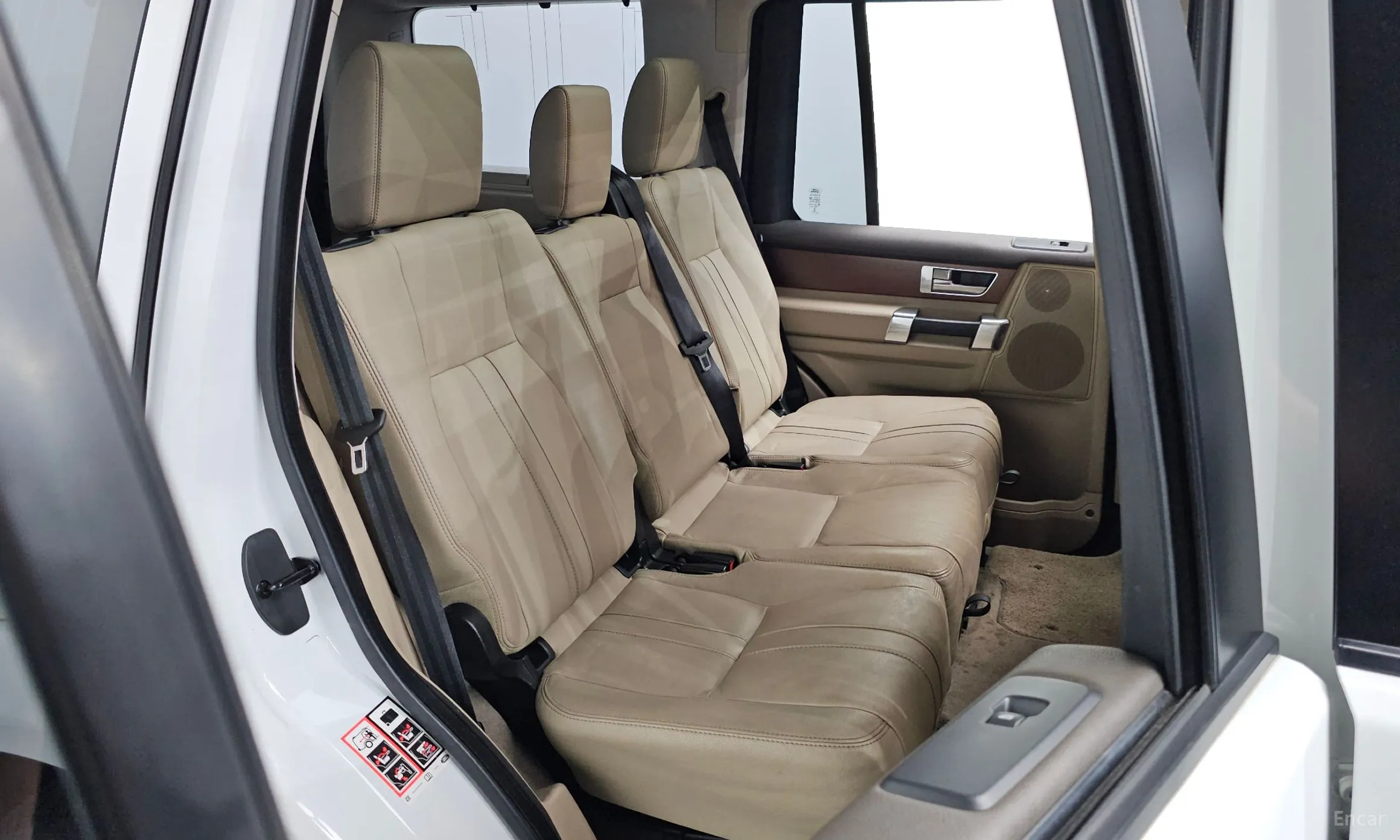 Land Rover Discovery 4 превью 11