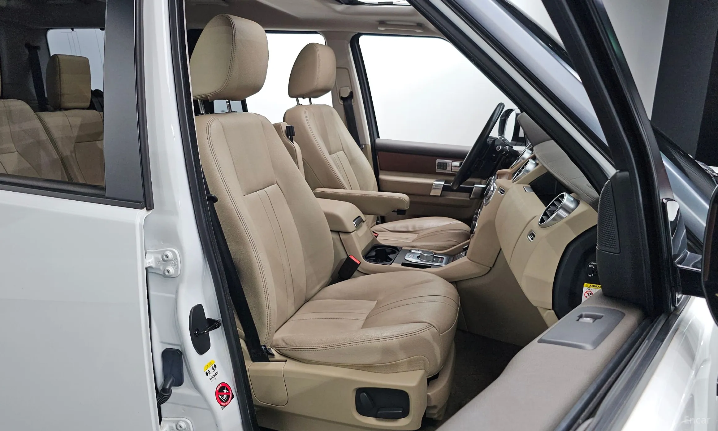 Land Rover Discovery 4 превью 12