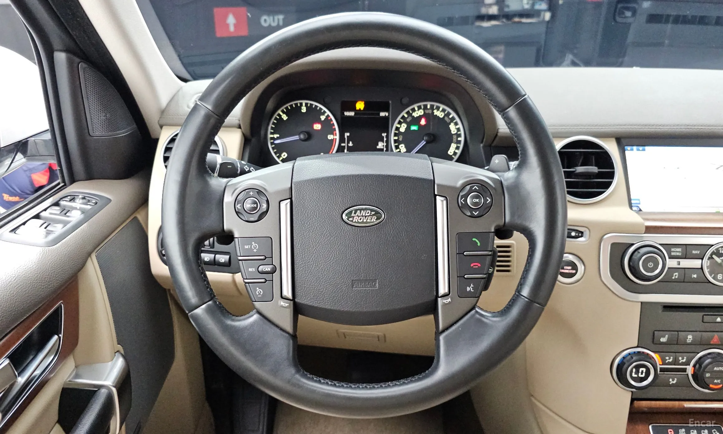 Land Rover Discovery 4 превью 13