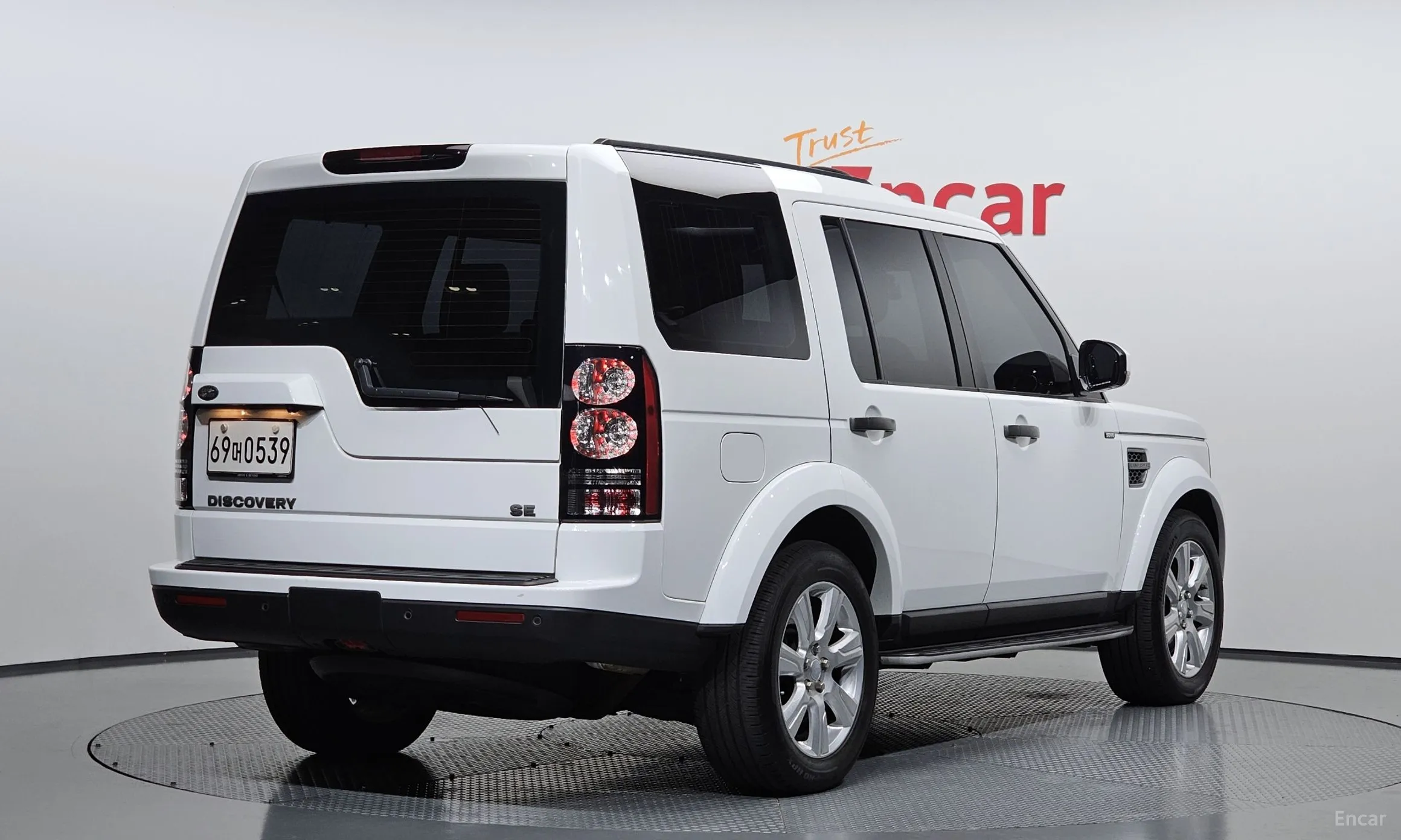Land Rover Discovery 4 превью 2