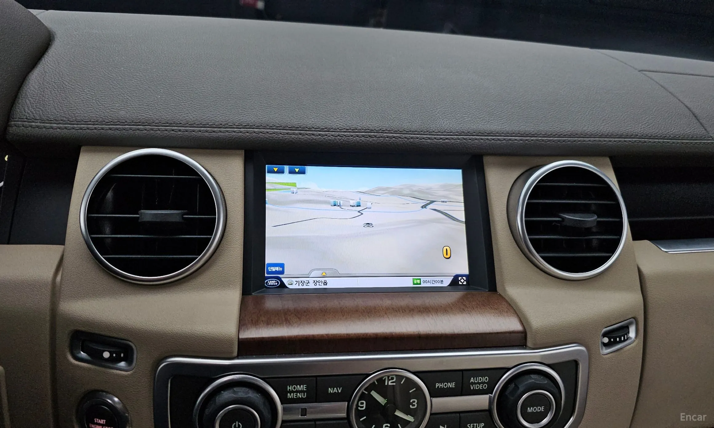Land Rover Discovery 4 превью 16