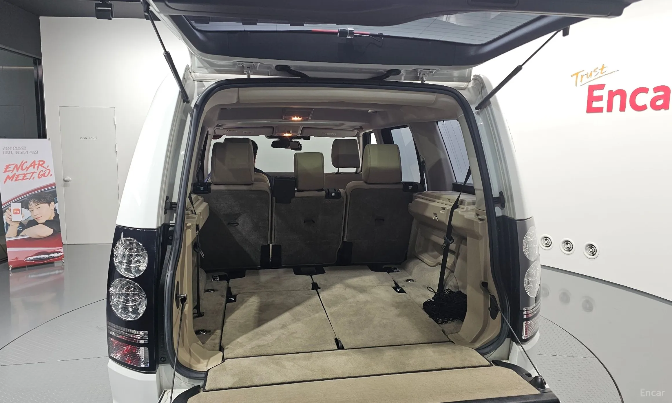 Land Rover Discovery 4 превью 20