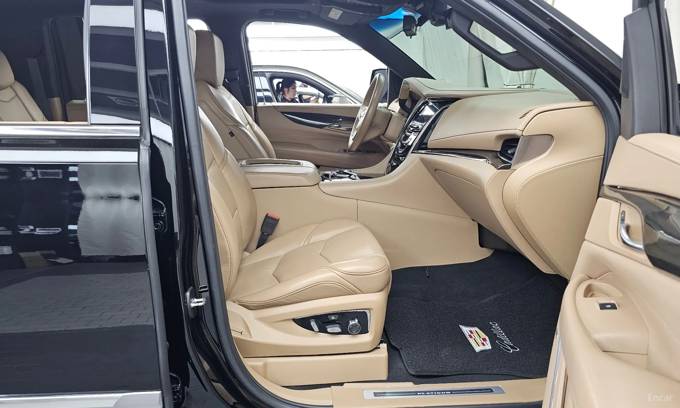 Cadillac Escalade превью 11