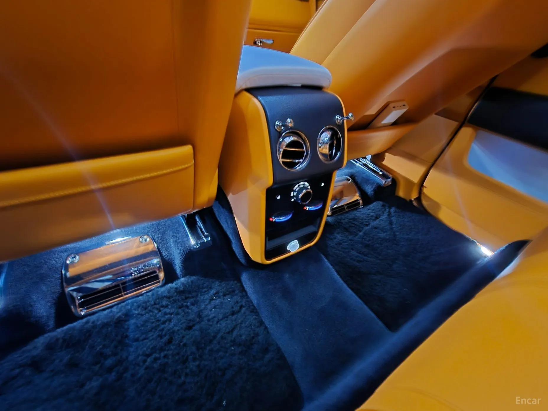 Rolls-Royce Cullinan превью 13