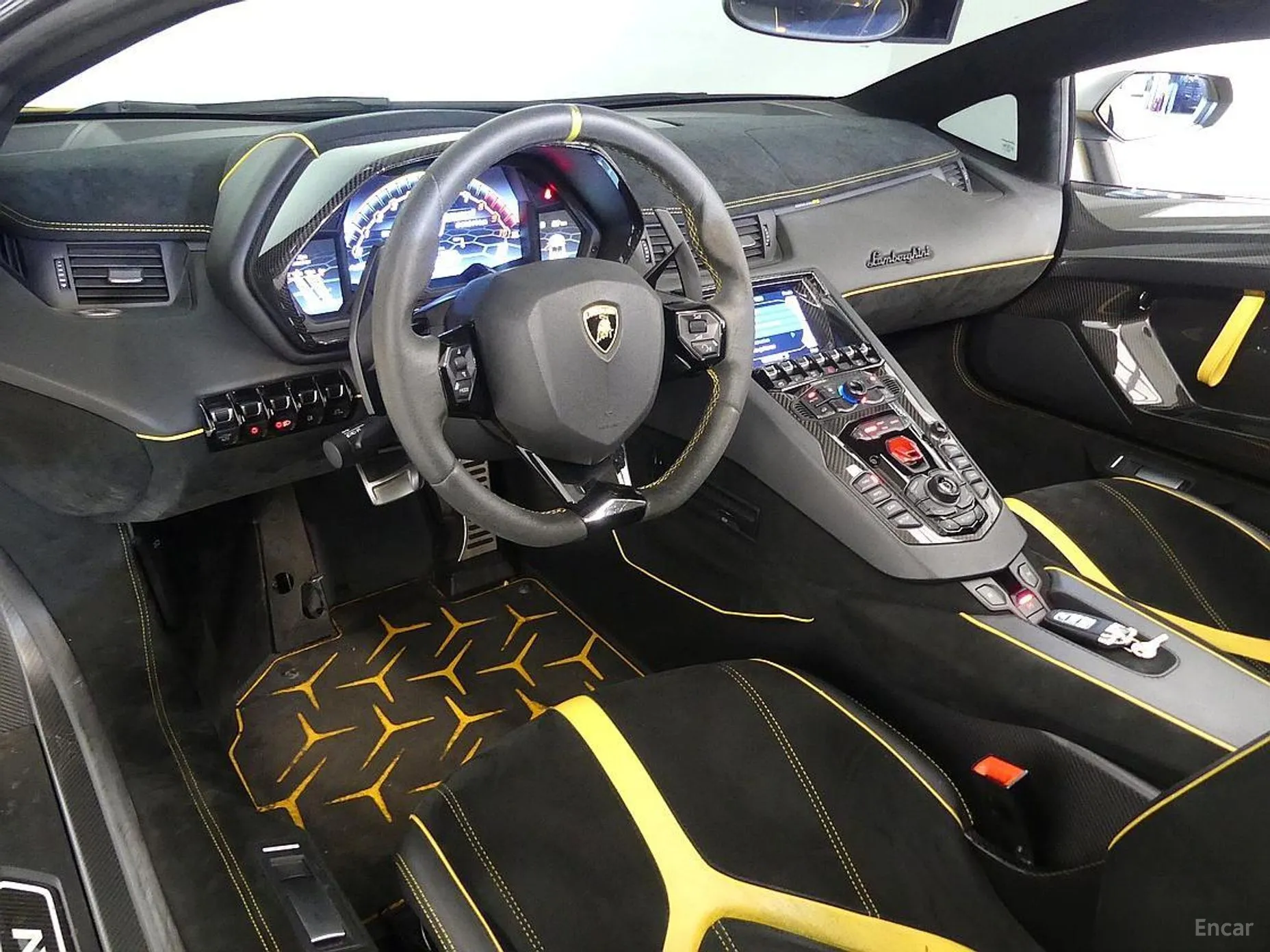 Lamborghini Aventador превью 10