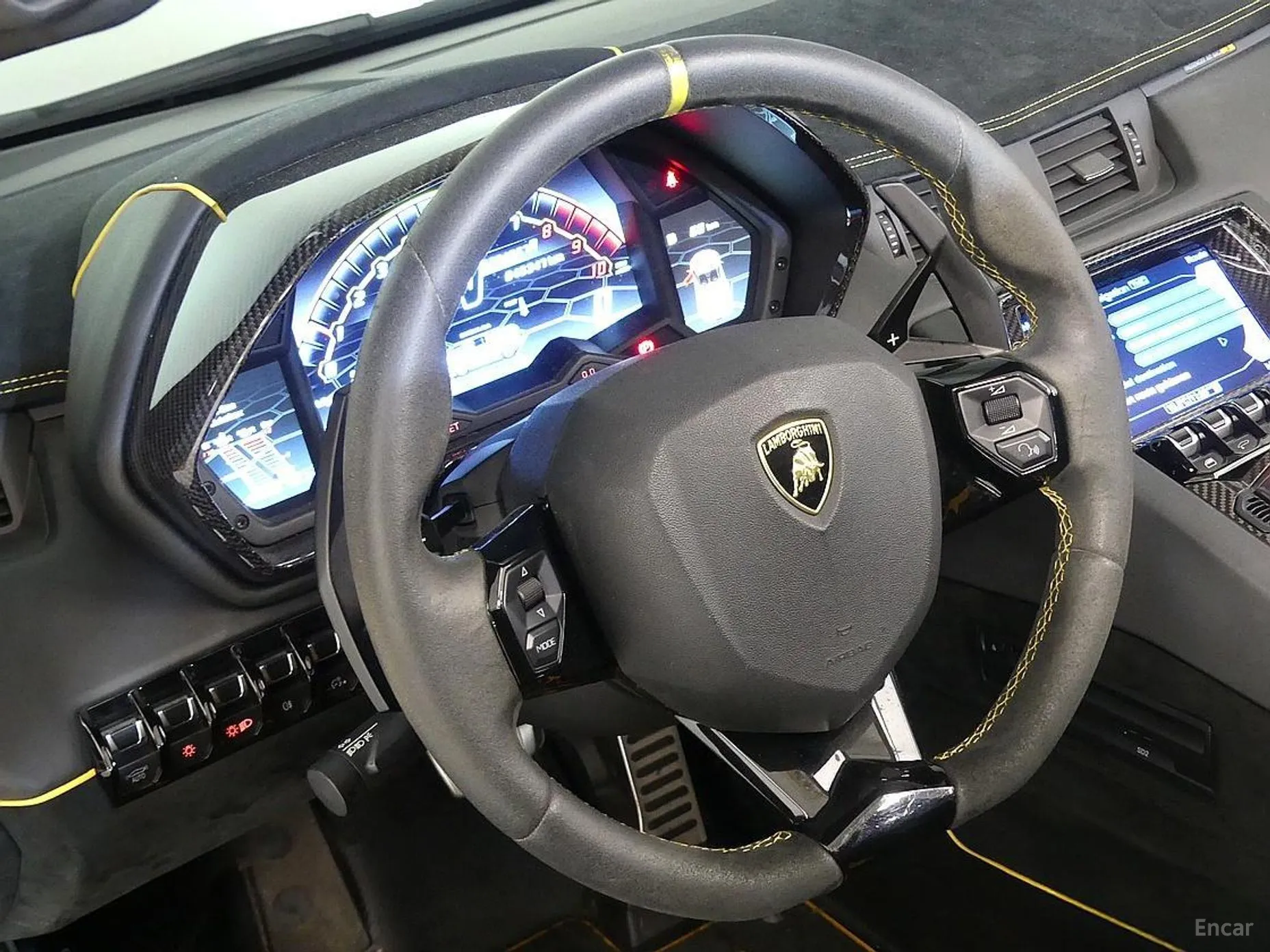 Lamborghini Aventador превью 11