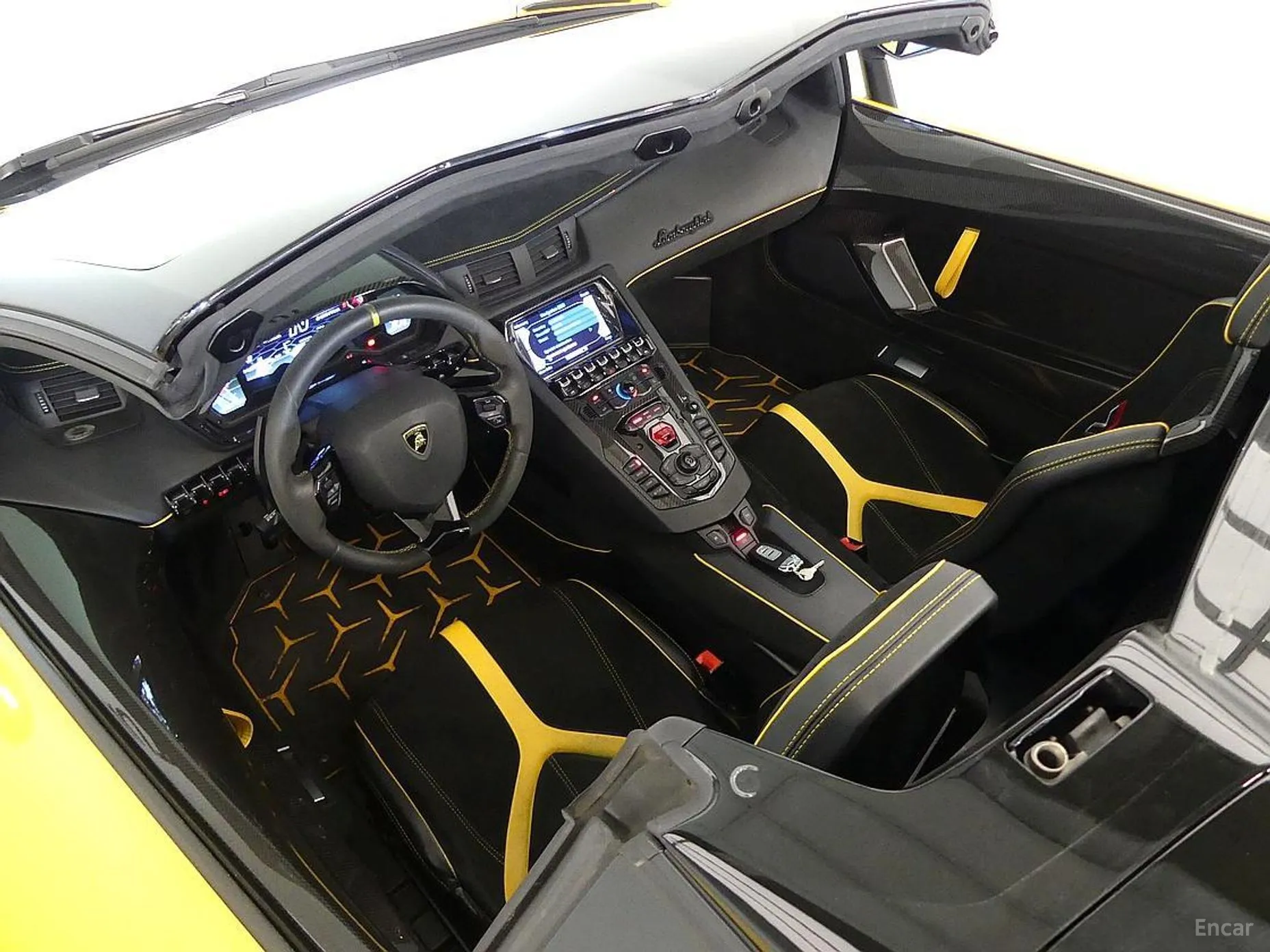 Lamborghini Aventador превью 13