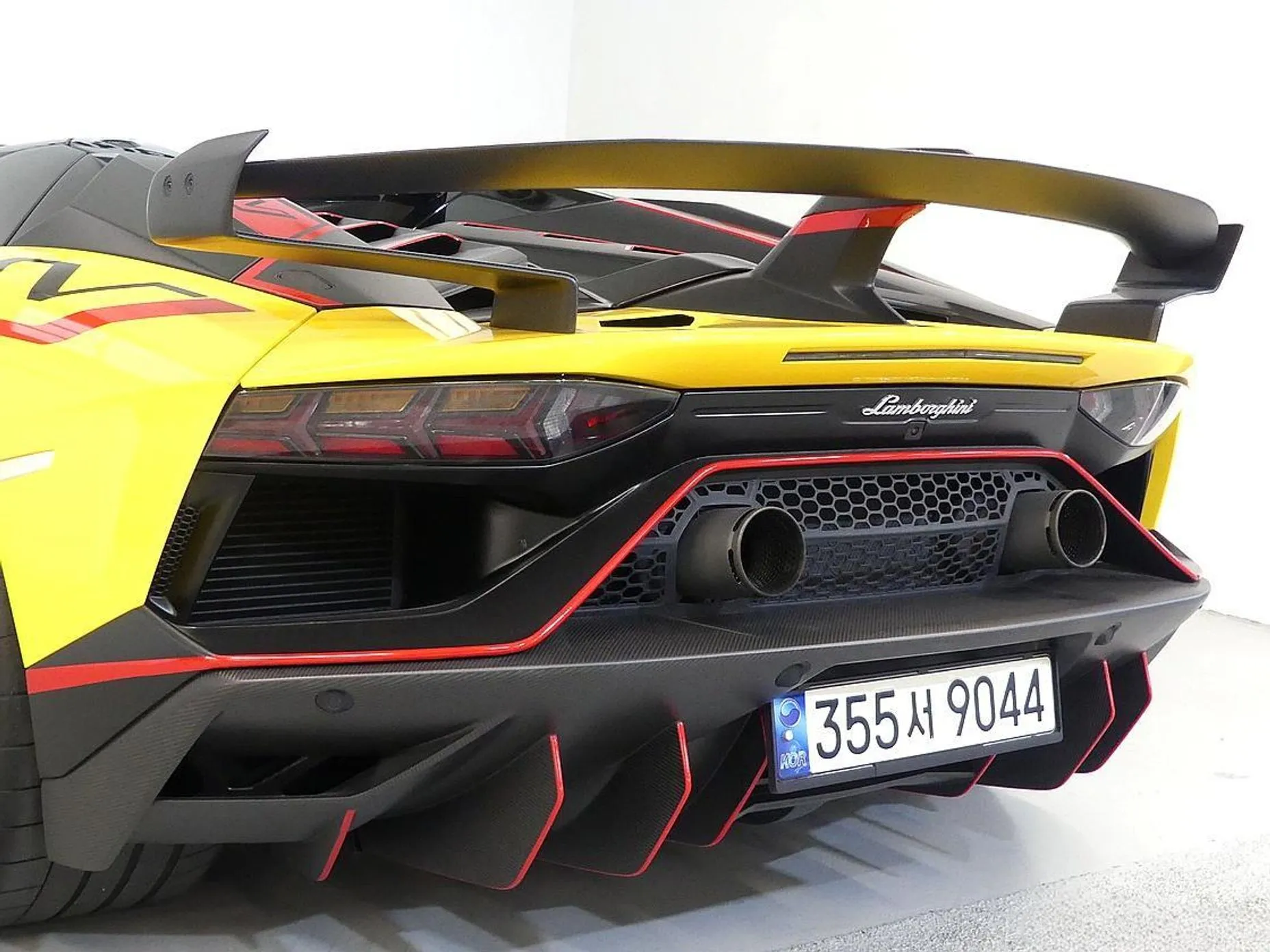 Lamborghini Aventador превью 15