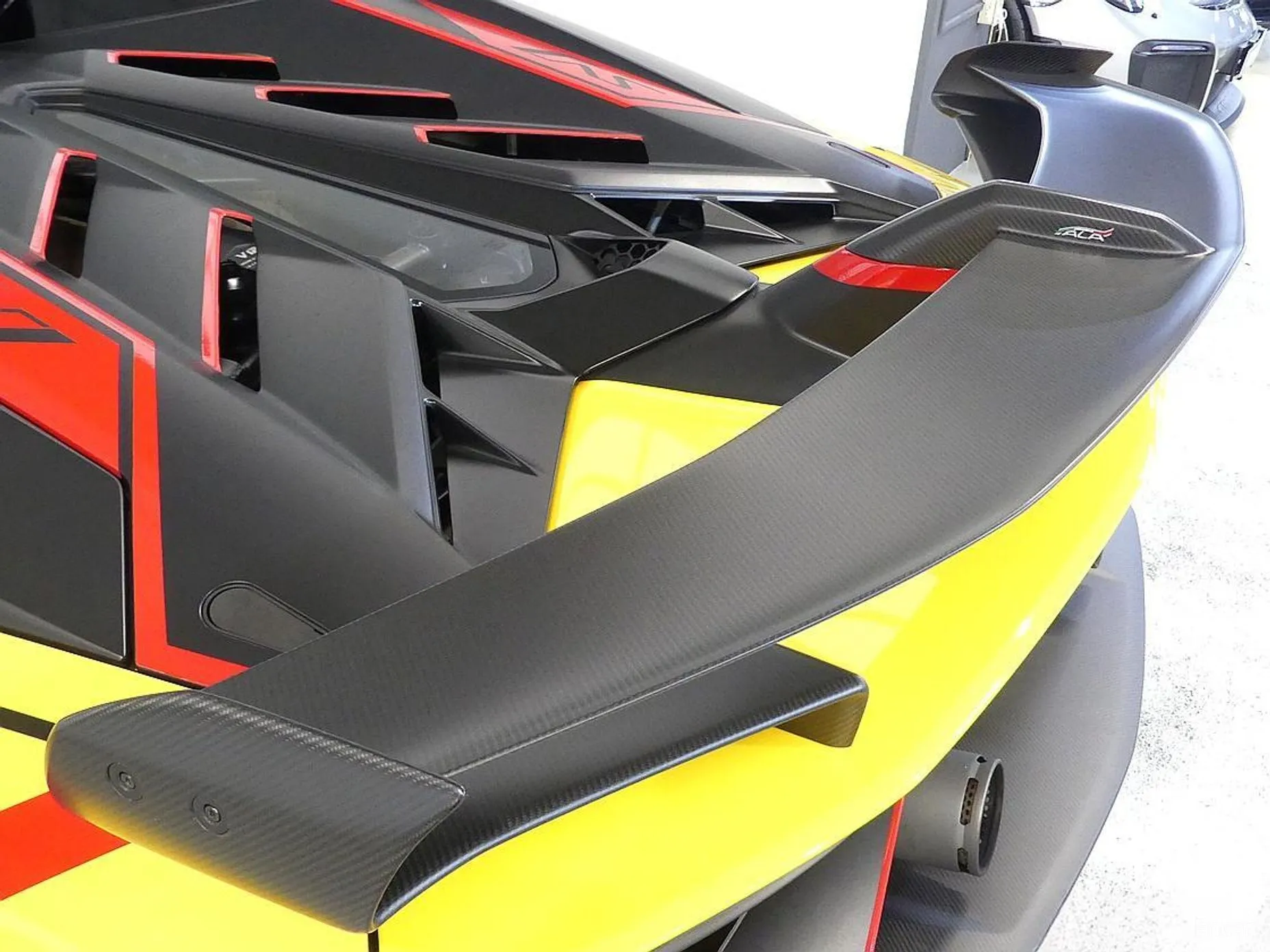 Lamborghini Aventador превью 16