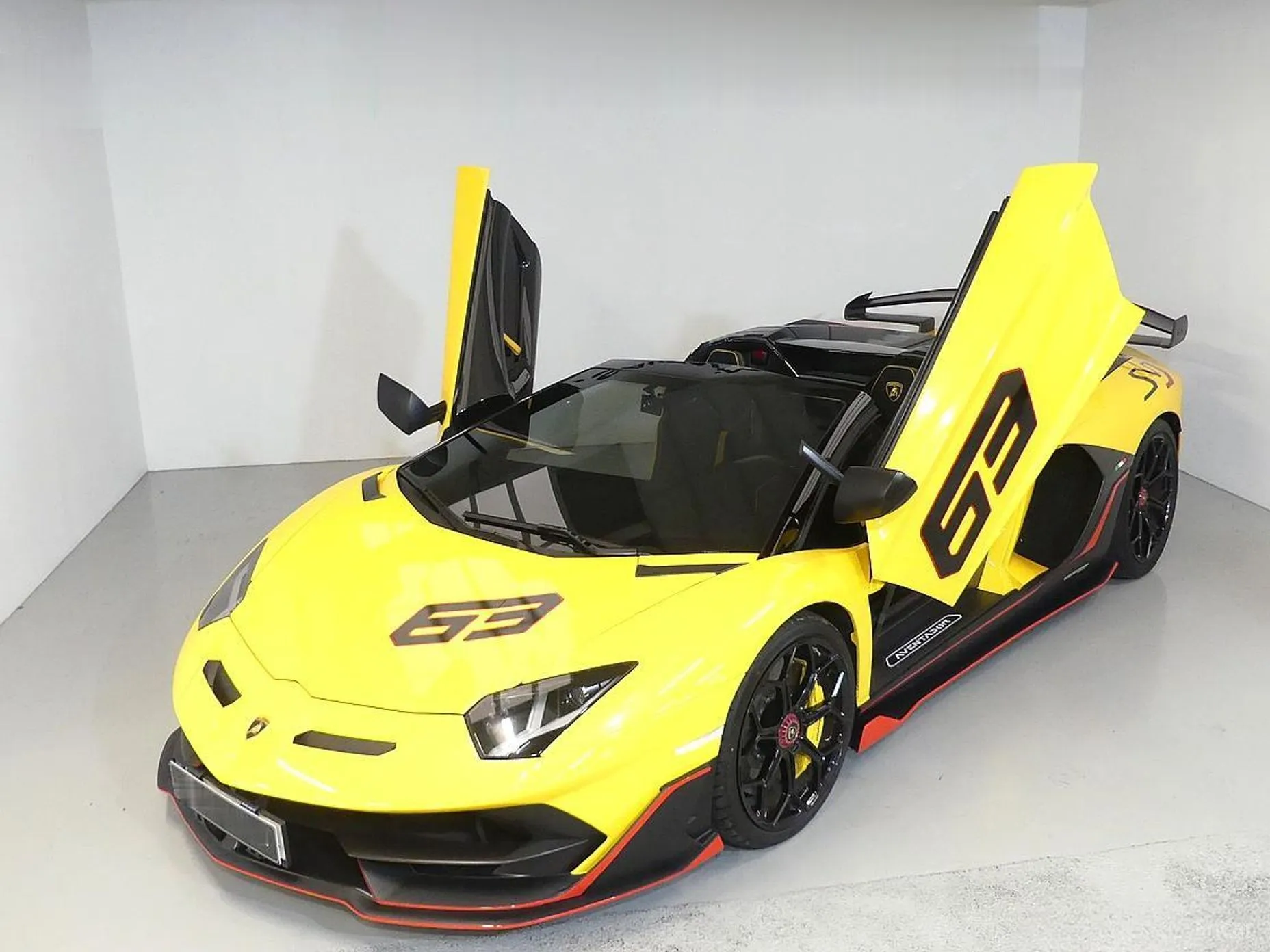 Lamborghini Aventador превью 20