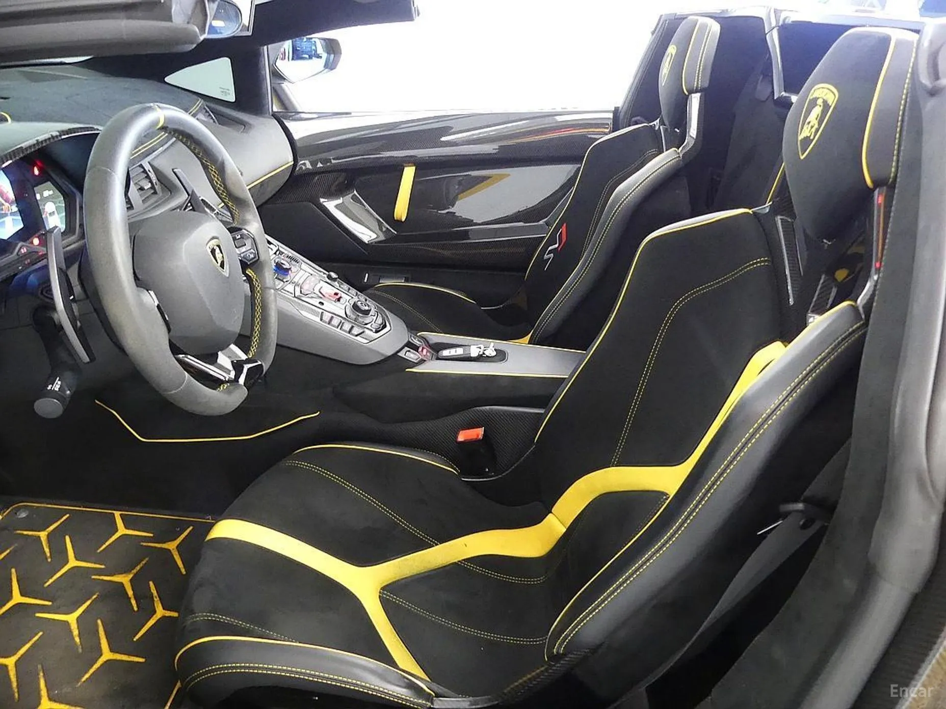 Lamborghini Aventador превью 6