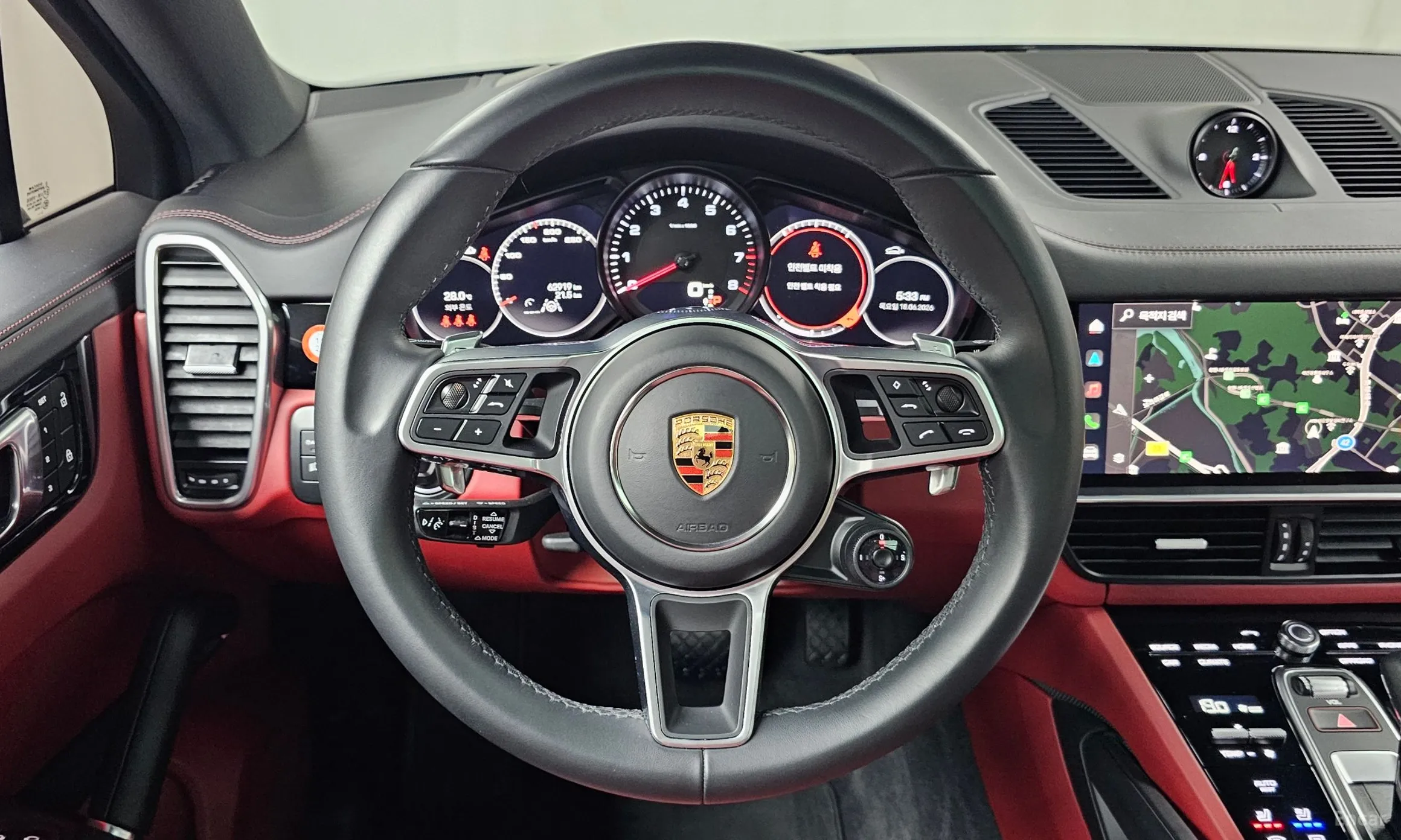 Porsche Cayenne (PO536) превью 12