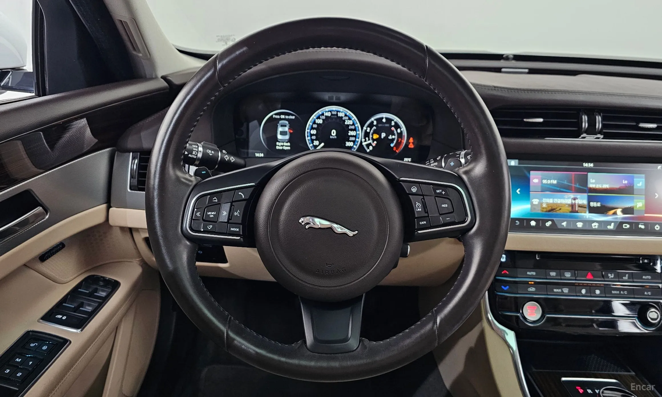 Jaguar XF (x260) превью 14