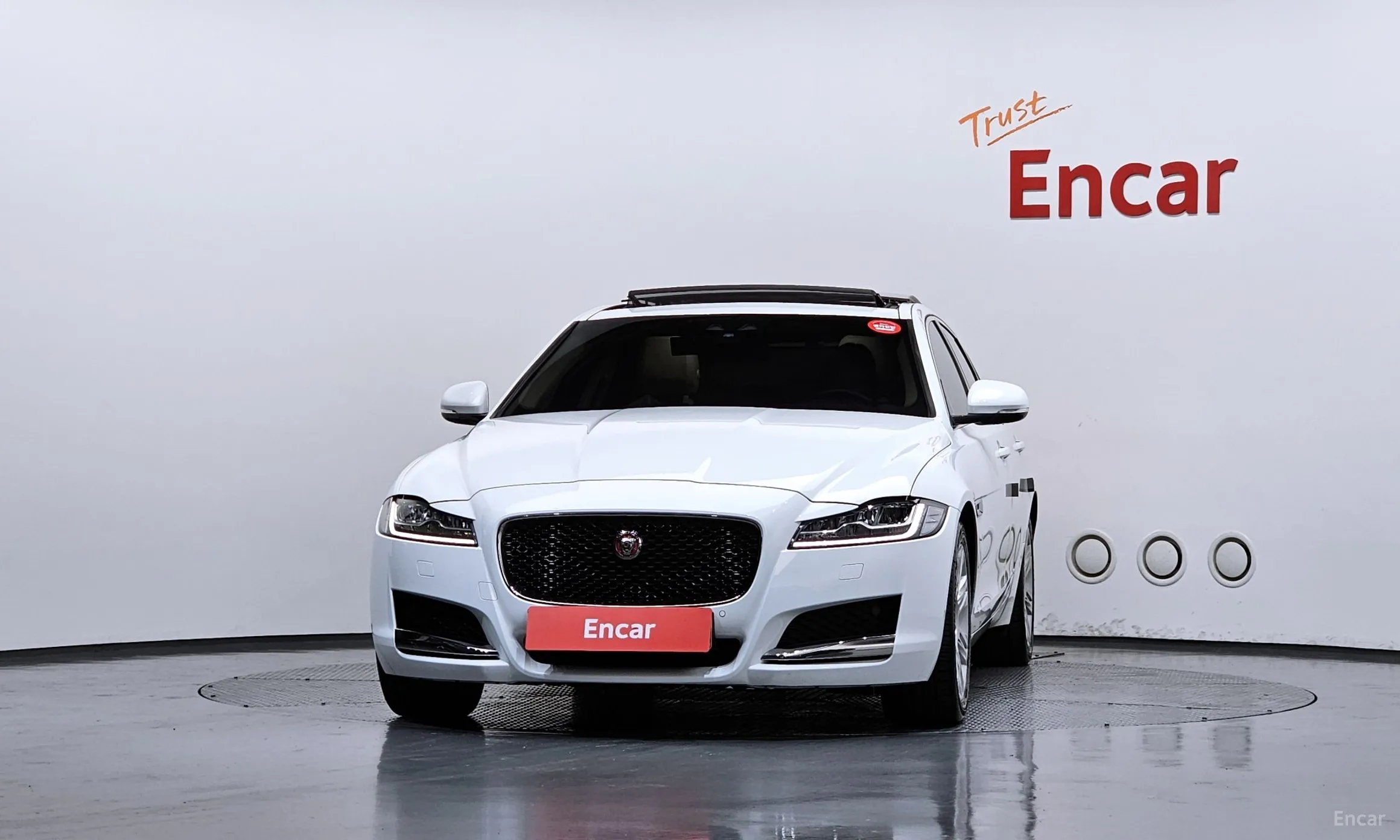 Jaguar XF (x260) превью 3
